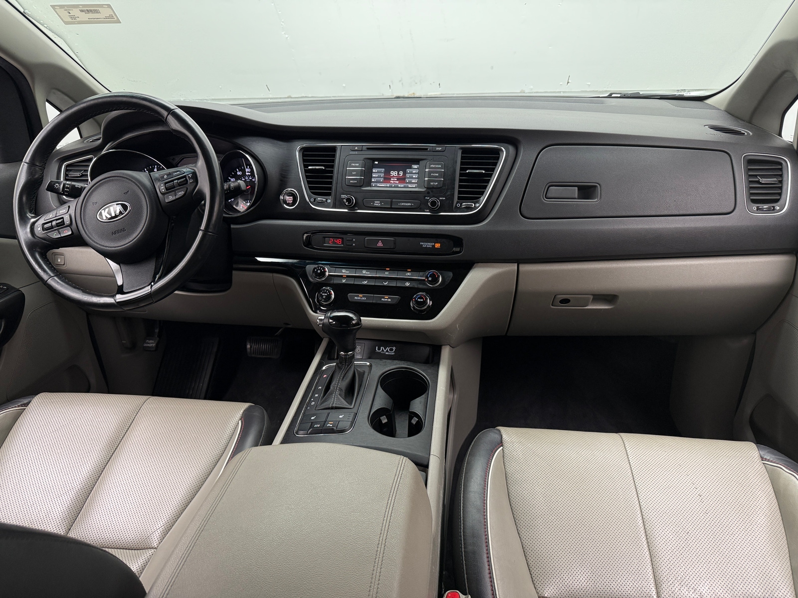 Thumbnail: 2017 Kia Sedona - 3