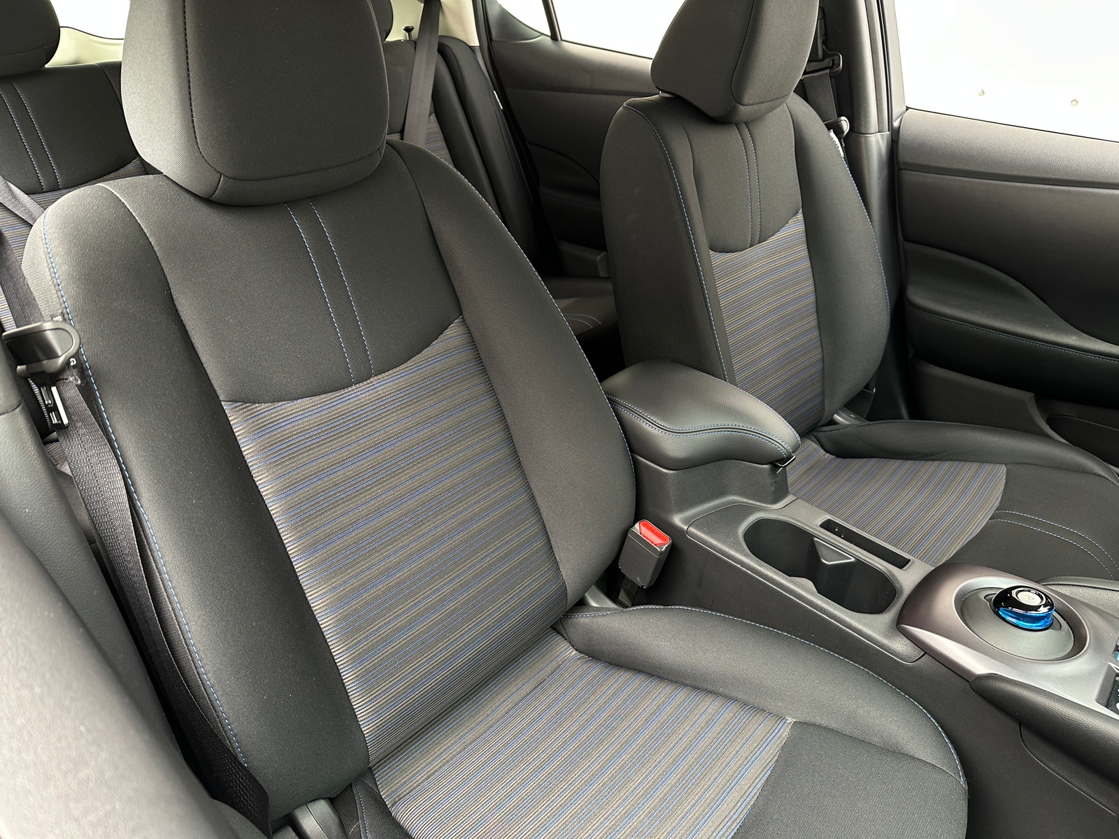 Thumbnail: 2025 Nissan Leaf - 2