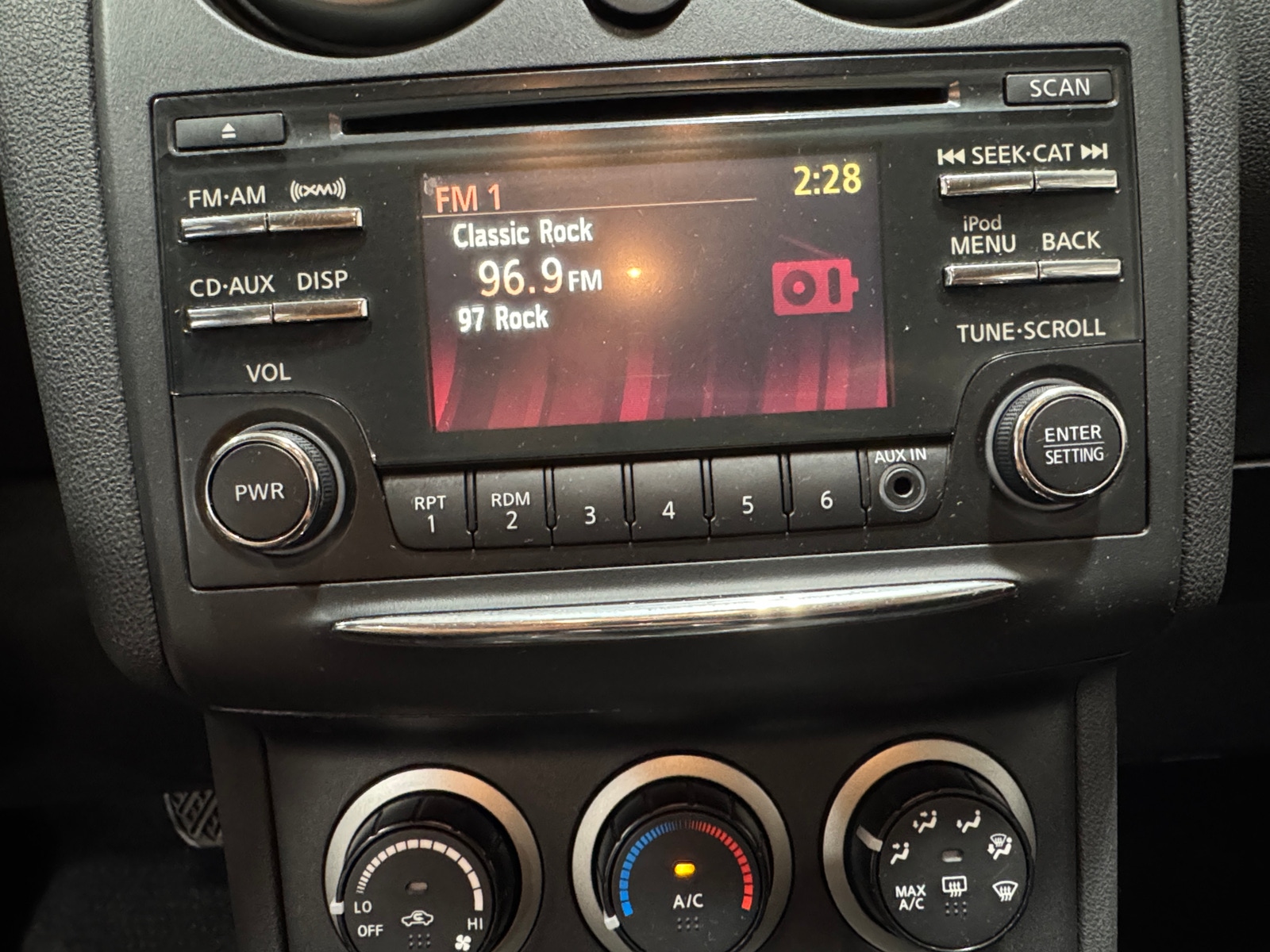 Thumbnail: 2013 Nissan Rogue - 4