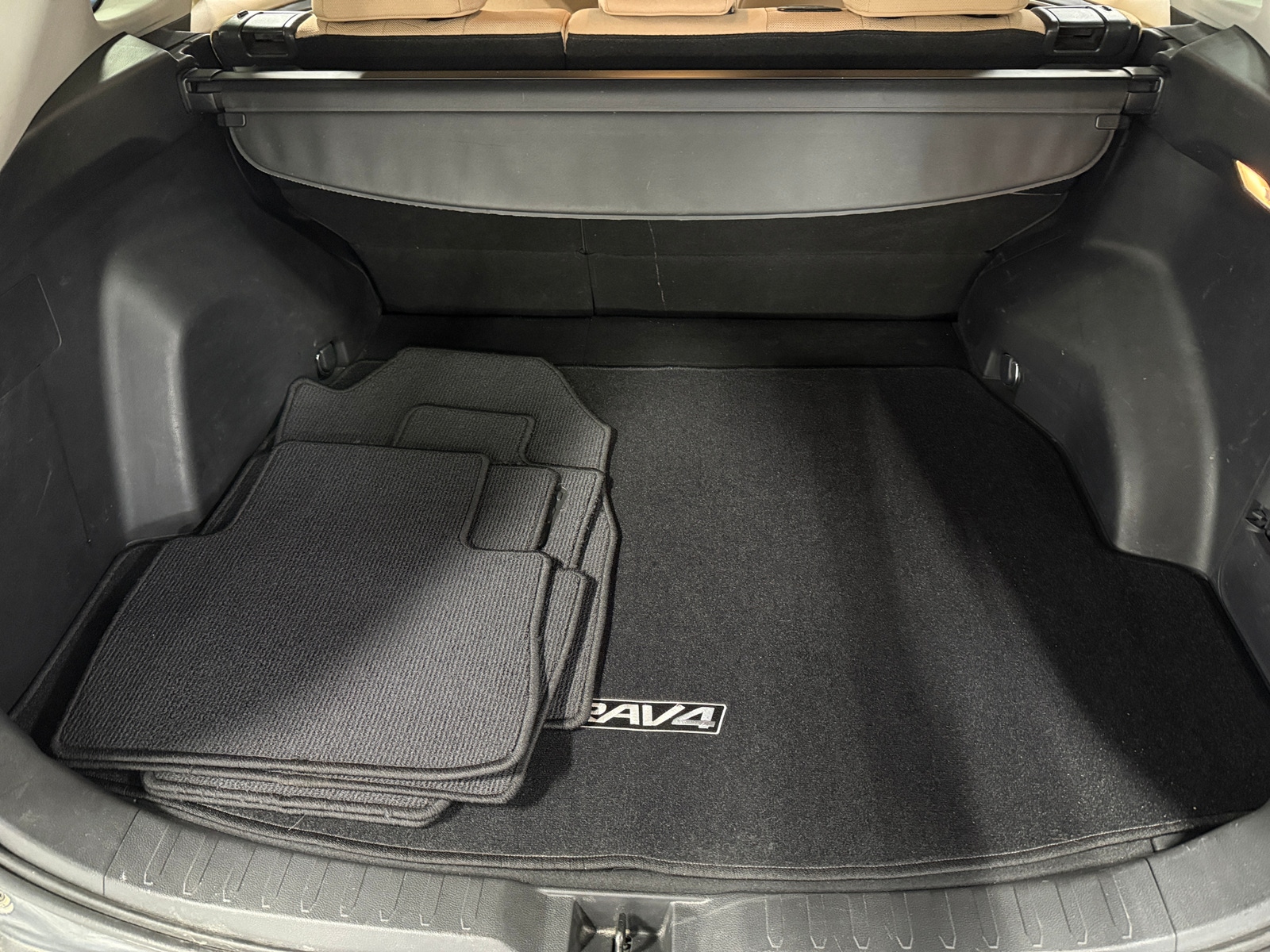 Thumbnail: 2019 Toyota RAV4 - 7