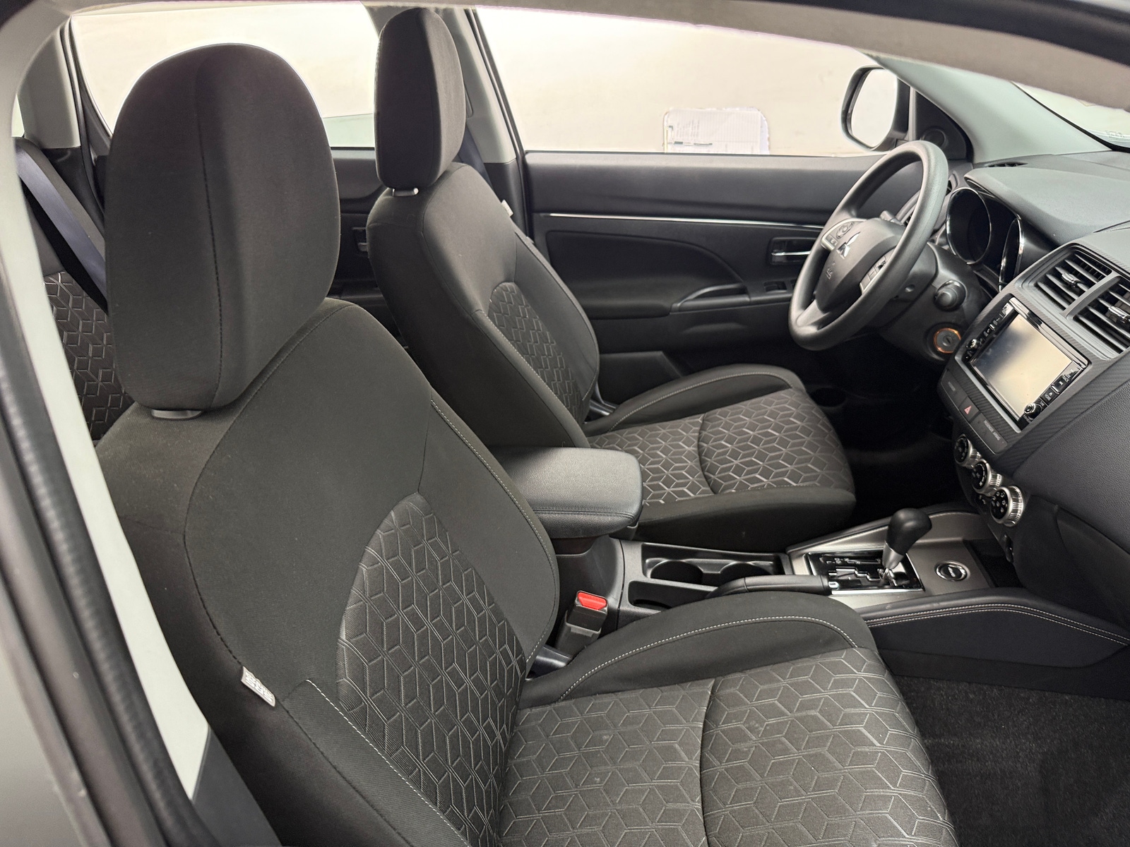 Thumbnail: 2024 Mitsubishi Outlander Sport - 2