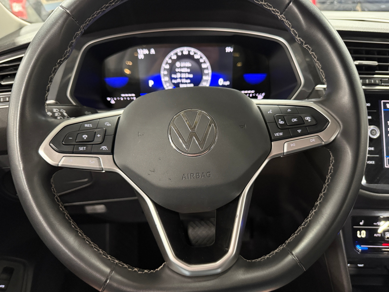 Thumbnail: 2024 Volkswagen Tiguan - 4