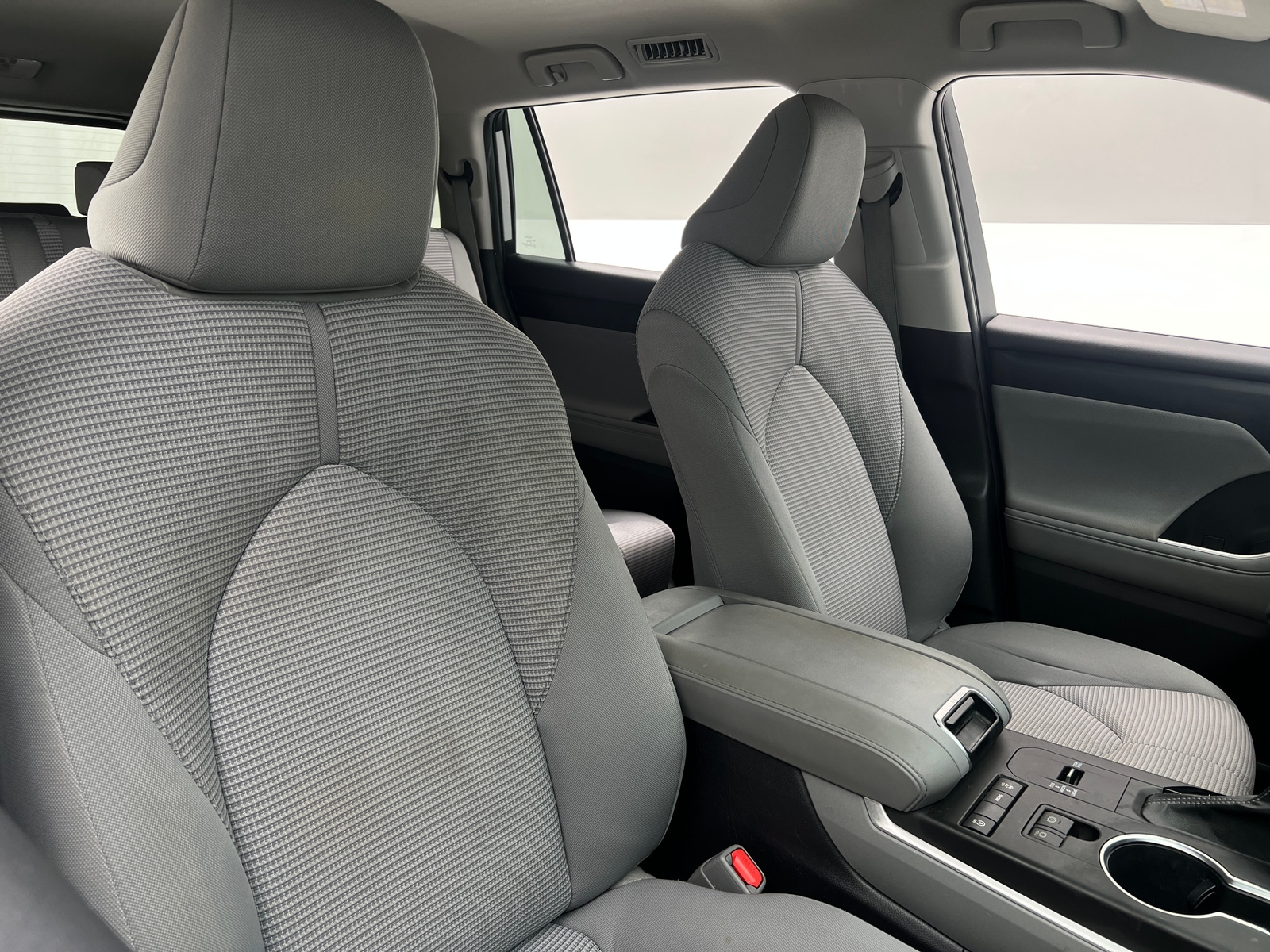 Thumbnail: 2022 Toyota Highlander - 2