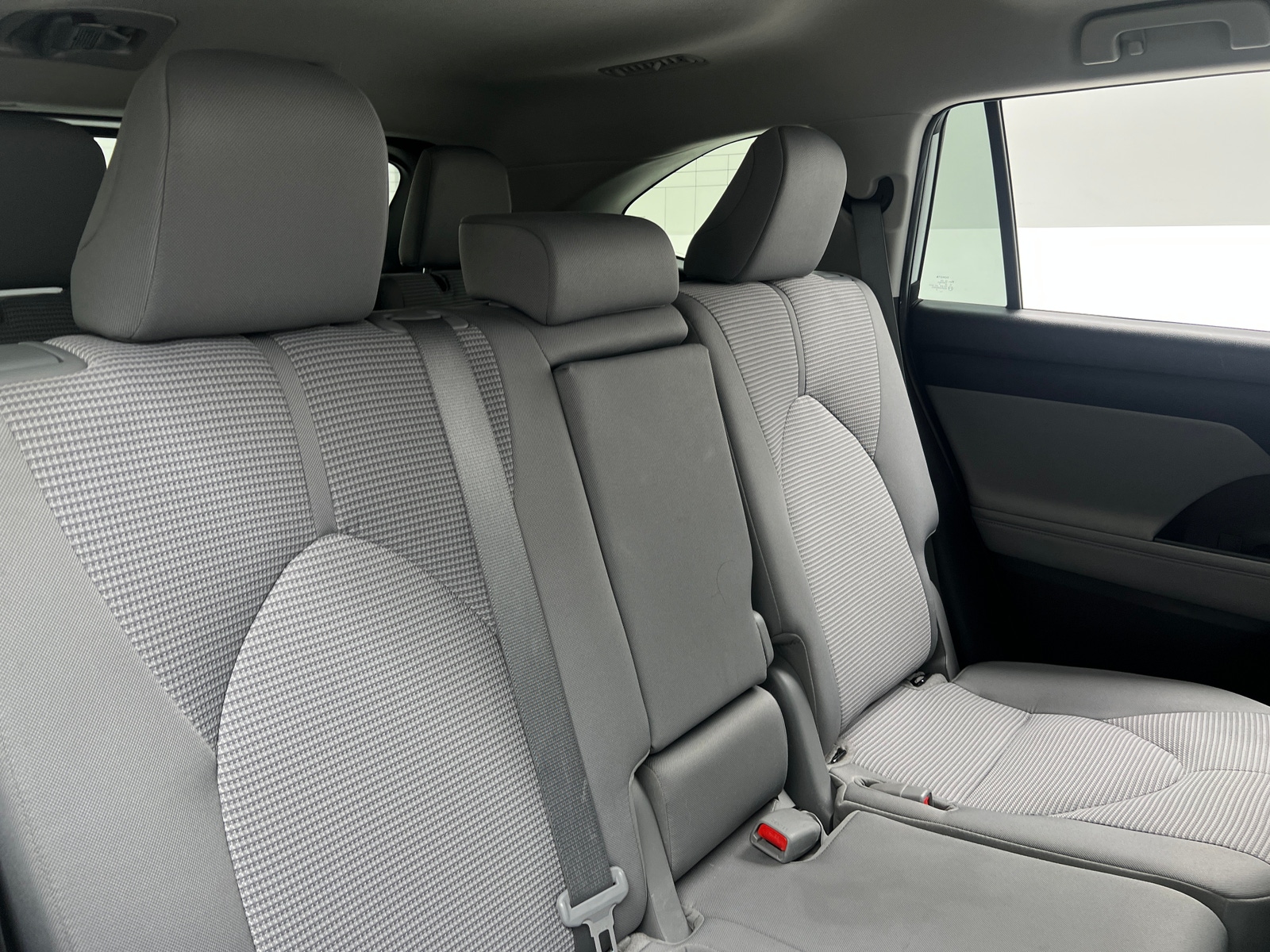 Thumbnail: 2022 Toyota Highlander - 6