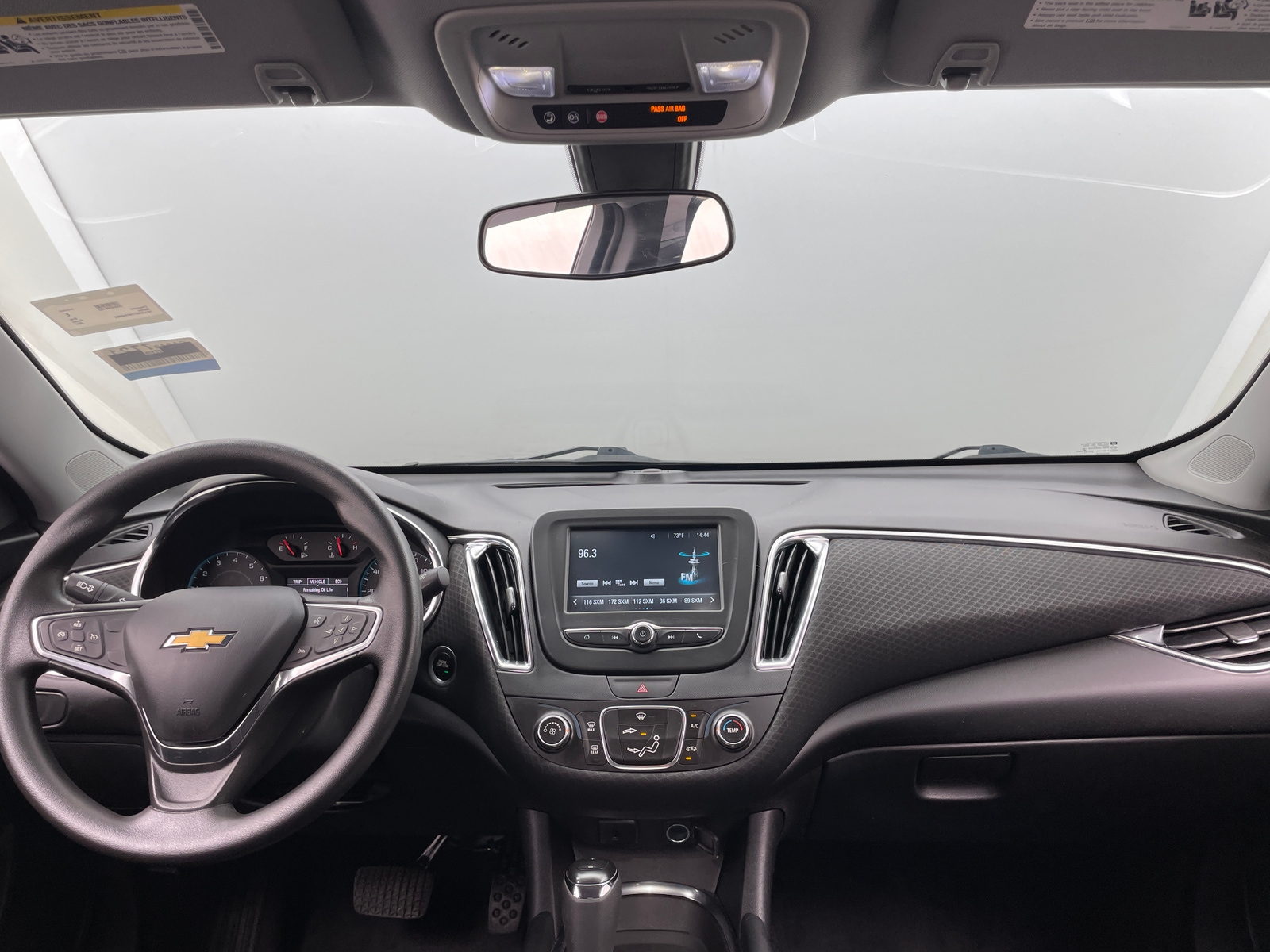 Thumbnail: 2017 Chevrolet Malibu - 3