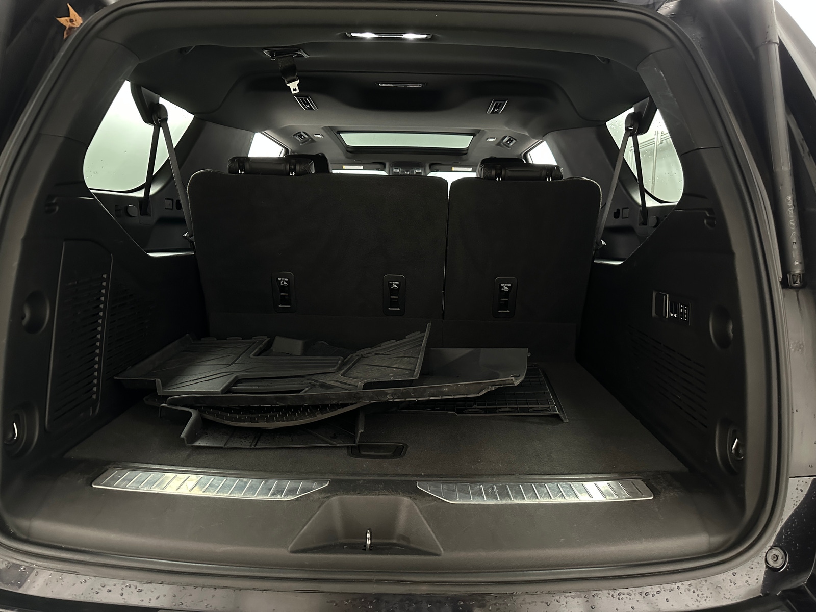 Thumbnail: 2022 Chevrolet Suburban - 6