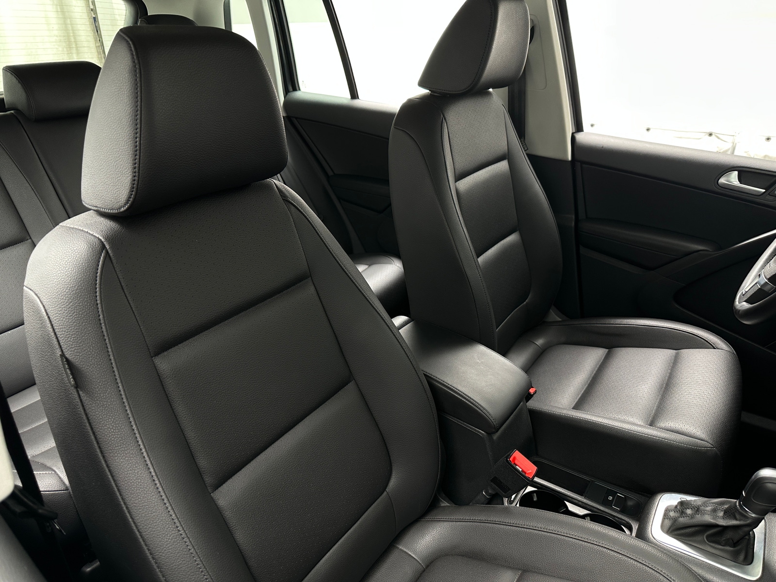 Thumbnail: 2016 Volkswagen Tiguan - 2