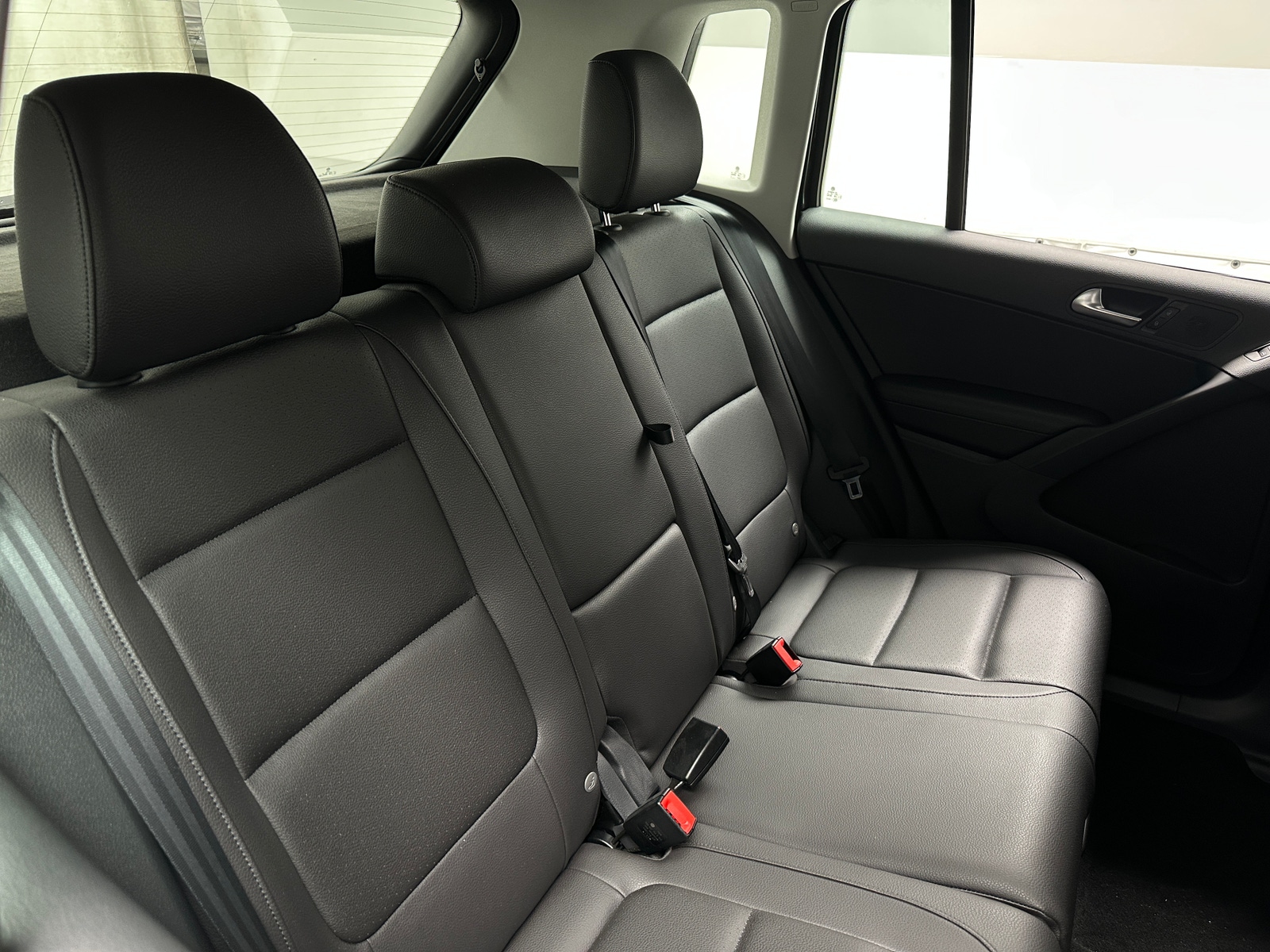 Thumbnail: 2016 Volkswagen Tiguan - 6