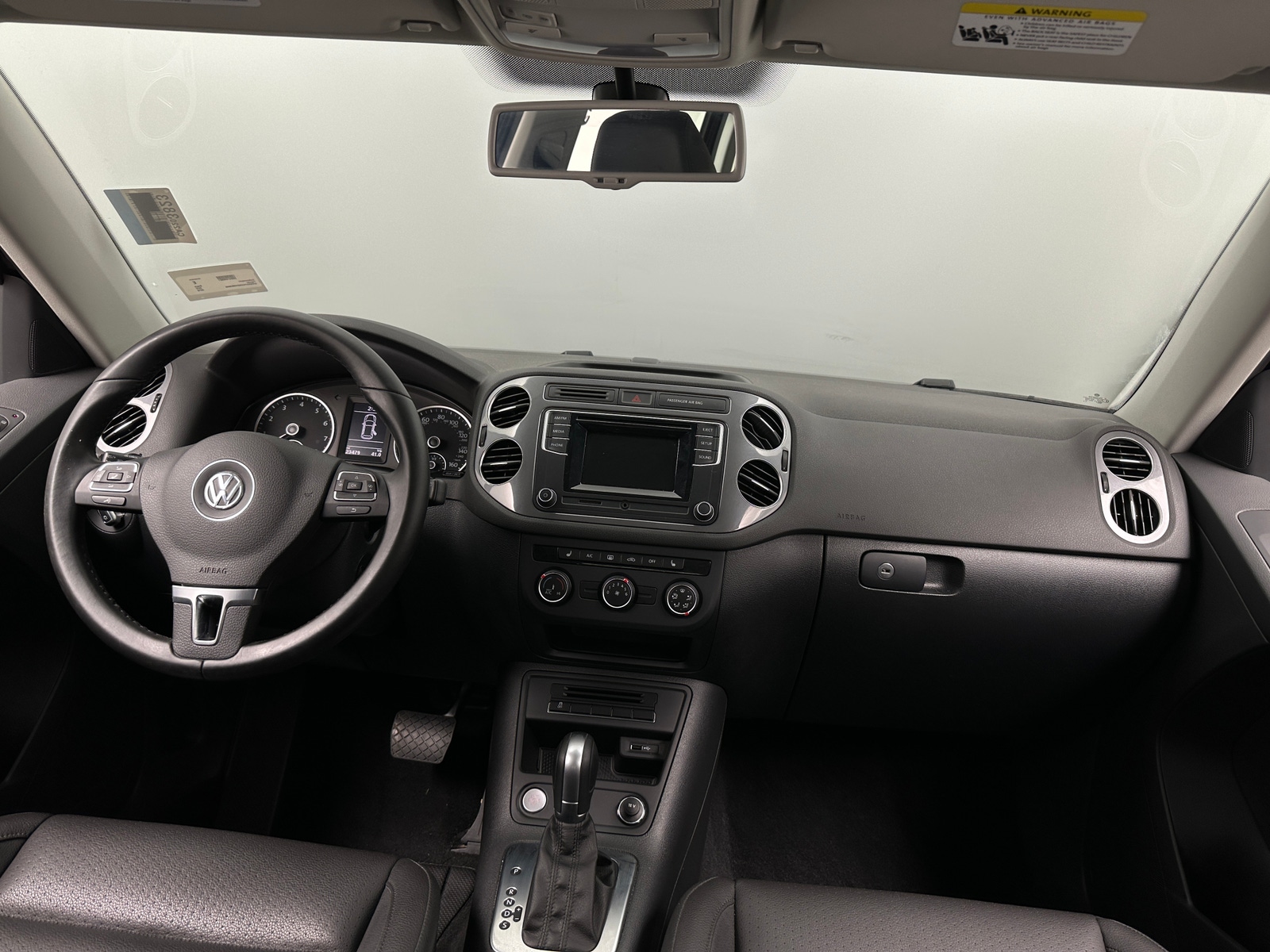 Thumbnail: 2016 Volkswagen Tiguan - 3