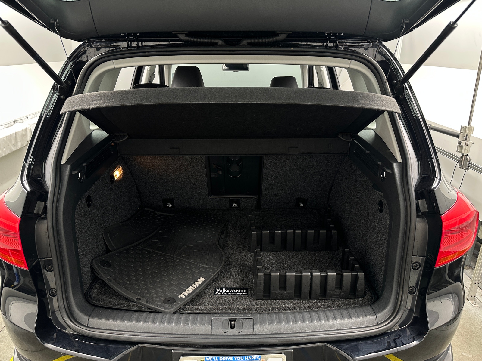 Thumbnail: 2016 Volkswagen Tiguan - 7