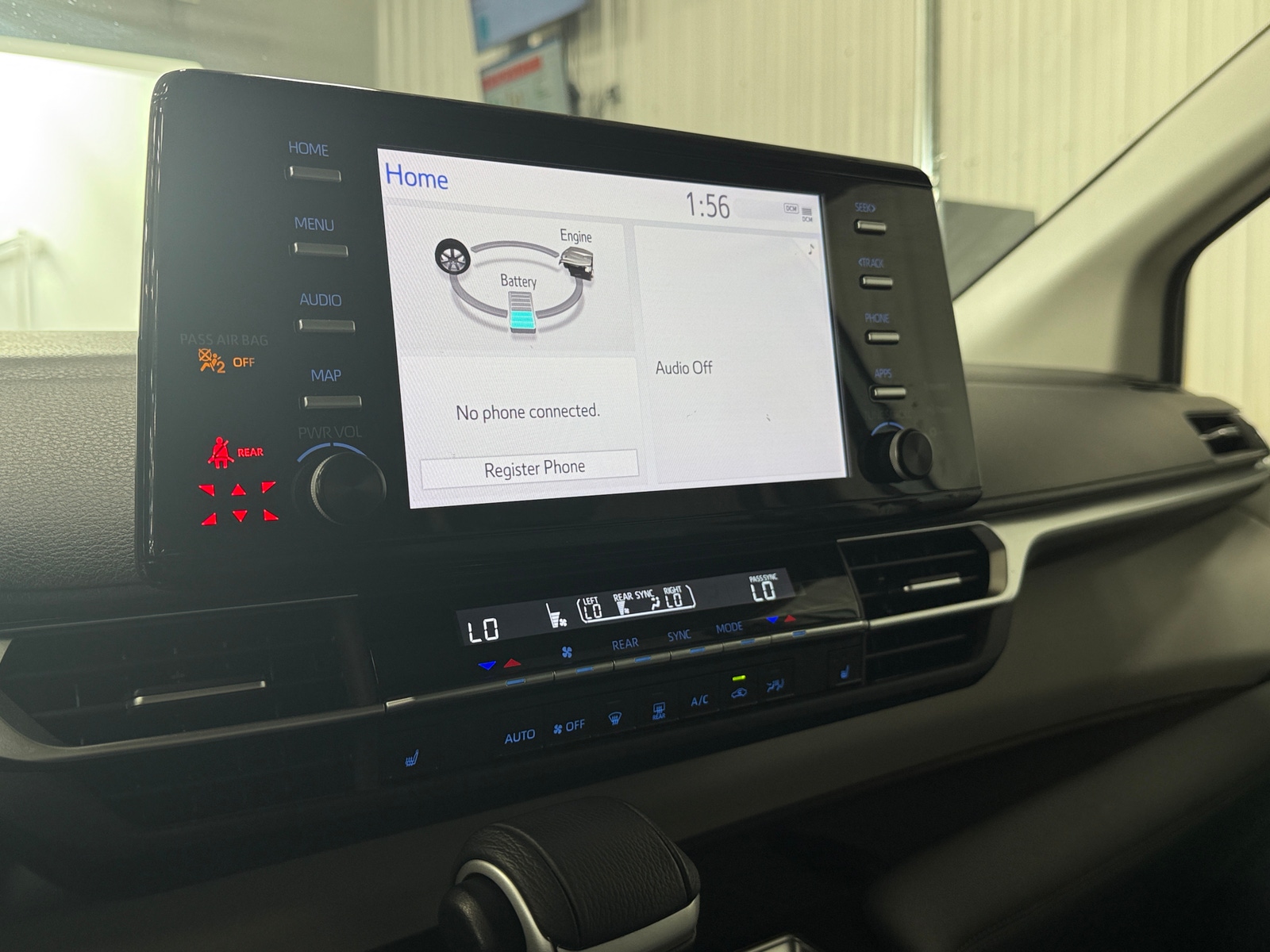 Thumbnail: 2024 Toyota Sienna - 3