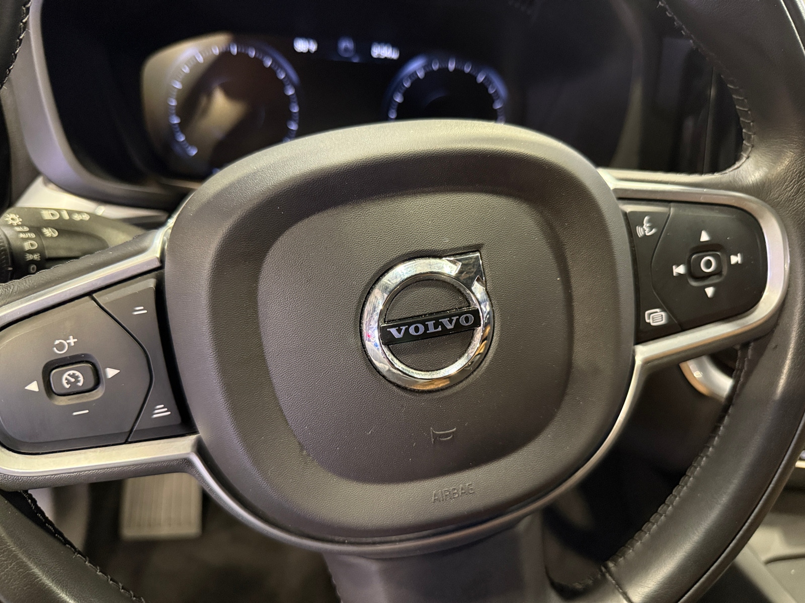 Thumbnail: 2020 Volvo XC60 - 4