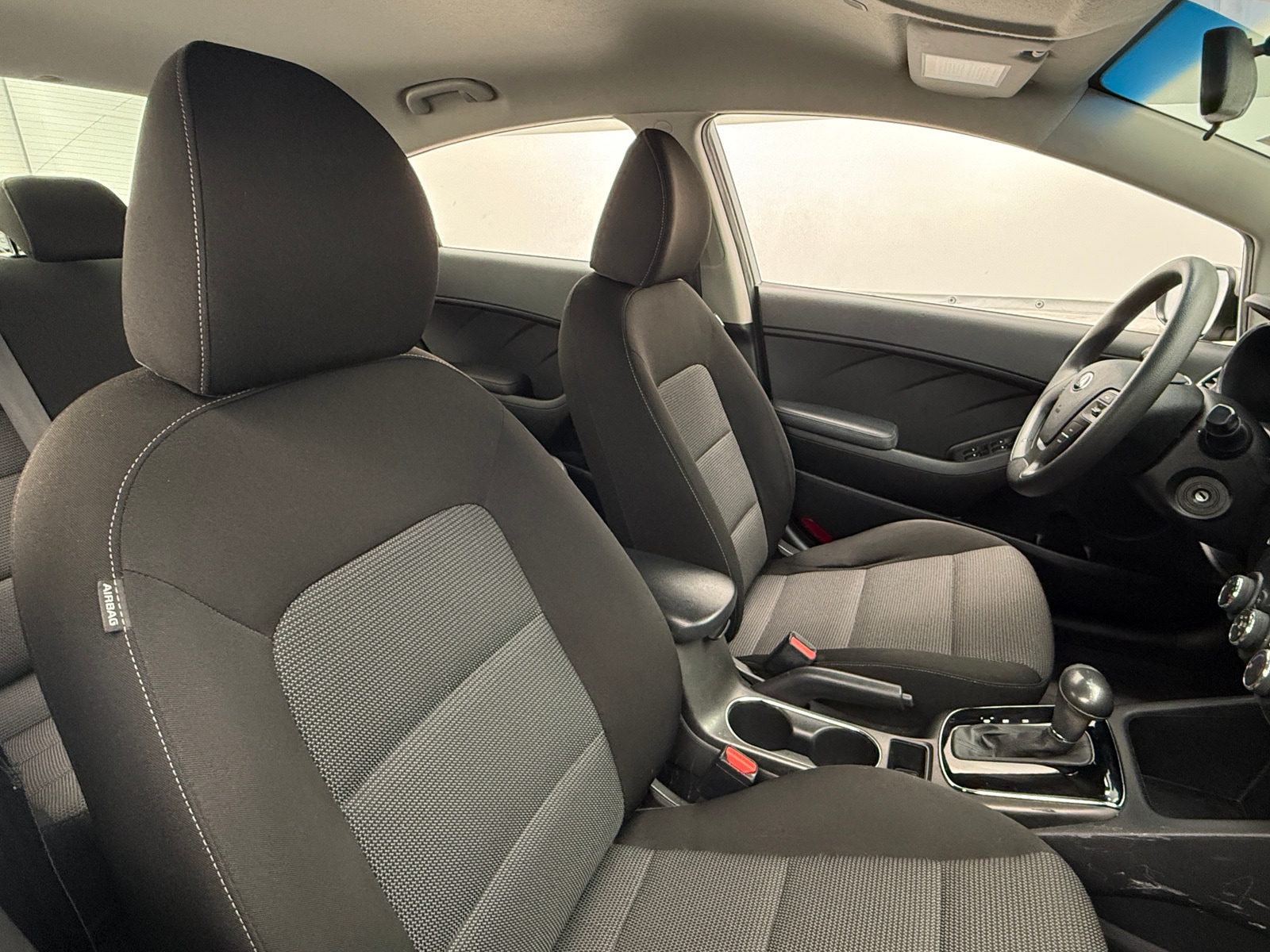 Thumbnail: 2017 Kia Forte - 2