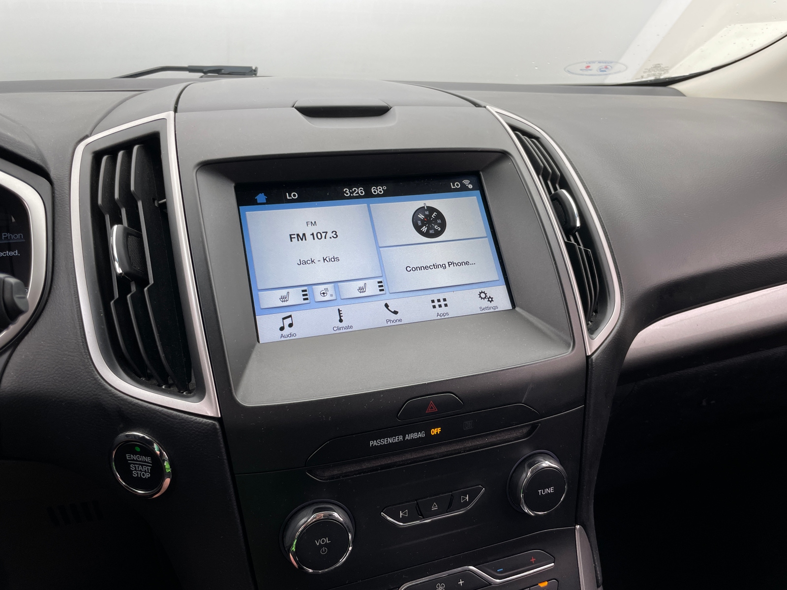 Thumbnail: 2018 Ford Edge - 3