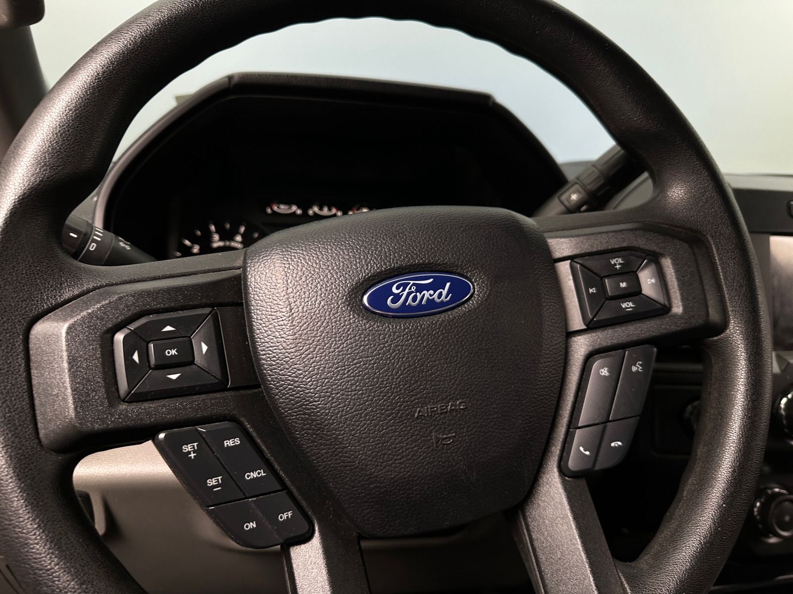 Thumbnail: 2020 Ford Econoline - 5