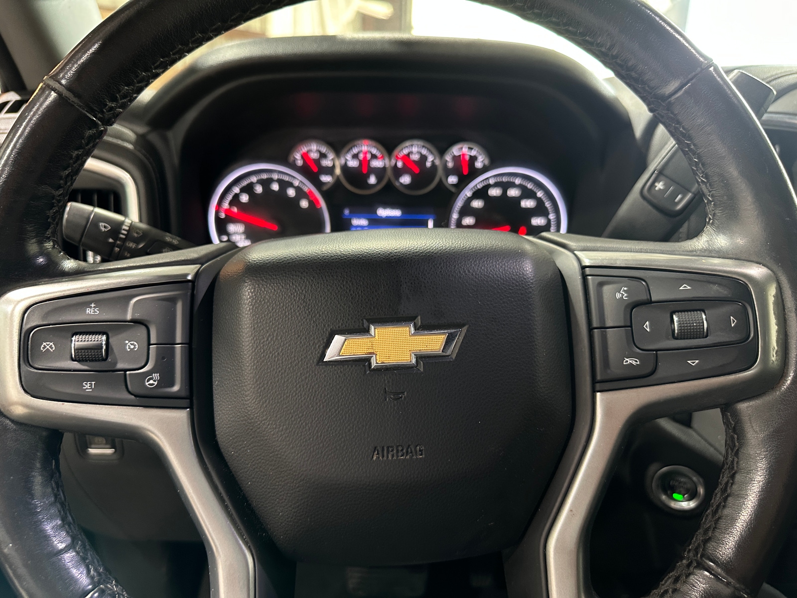 Thumbnail: 2022 Chevrolet Silverado 1500 - 5