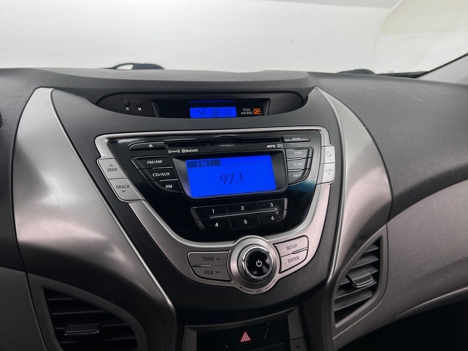 Thumbnail: 2013 Hyundai Elantra - 4