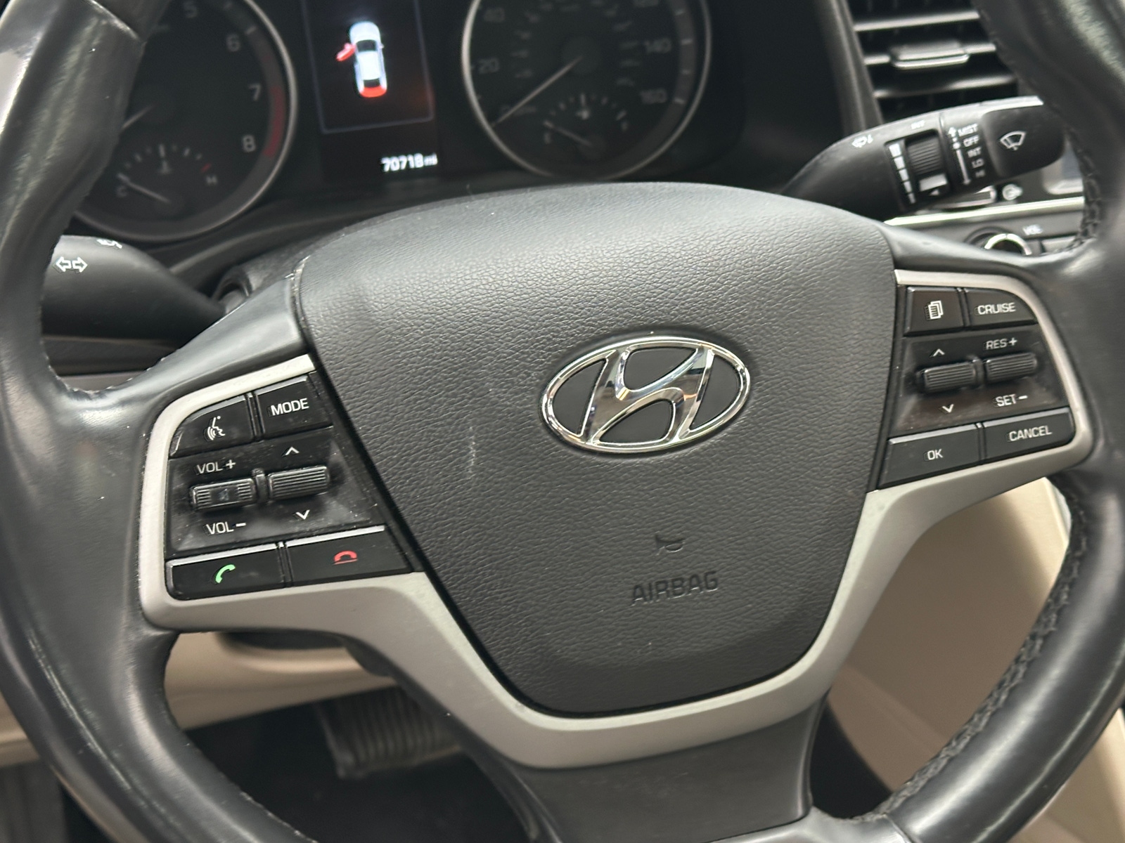 Thumbnail: 2017 Hyundai Elantra - 4