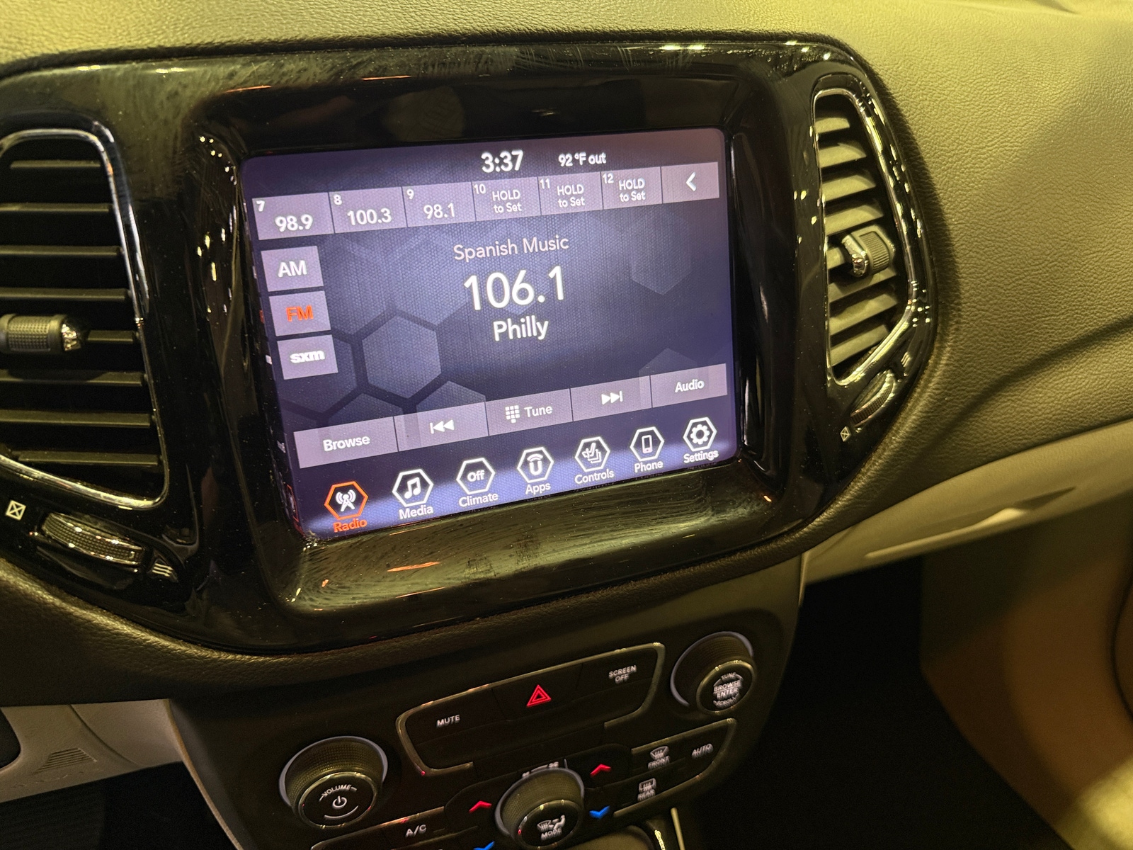 Thumbnail: 2020 Jeep Compass - 3