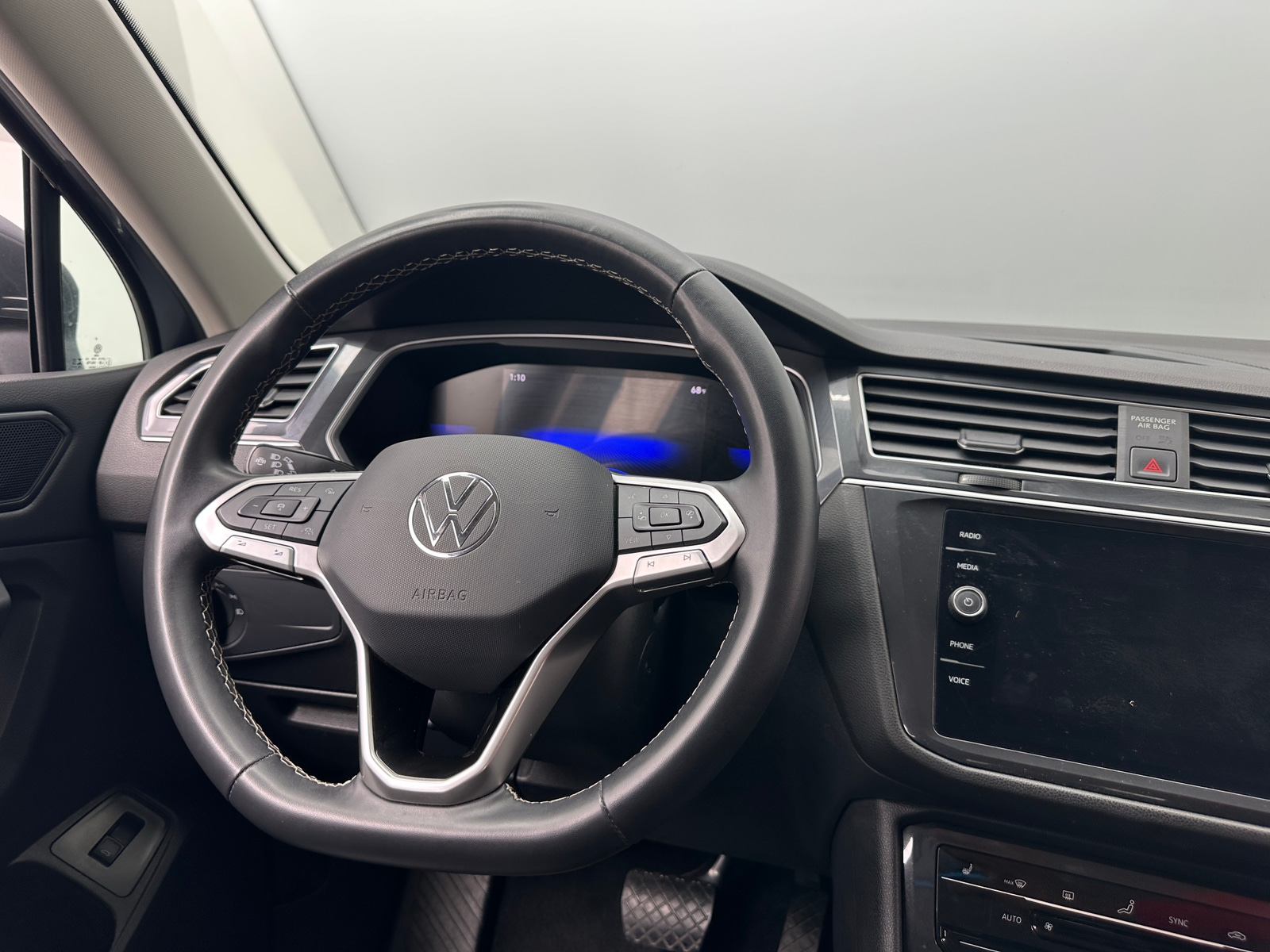 Thumbnail: 2024 Volkswagen Tiguan - 4