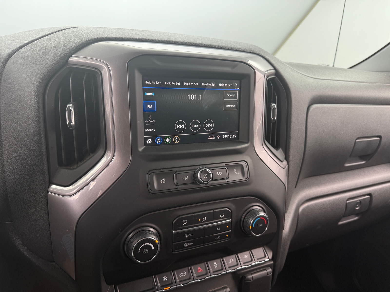 Thumbnail: 2021 Chevrolet Silverado 1500 - 4