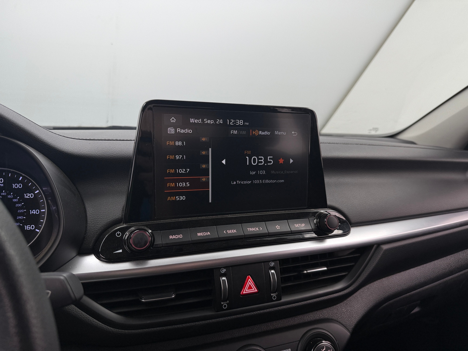 Thumbnail: 2023 Kia Forte - 4