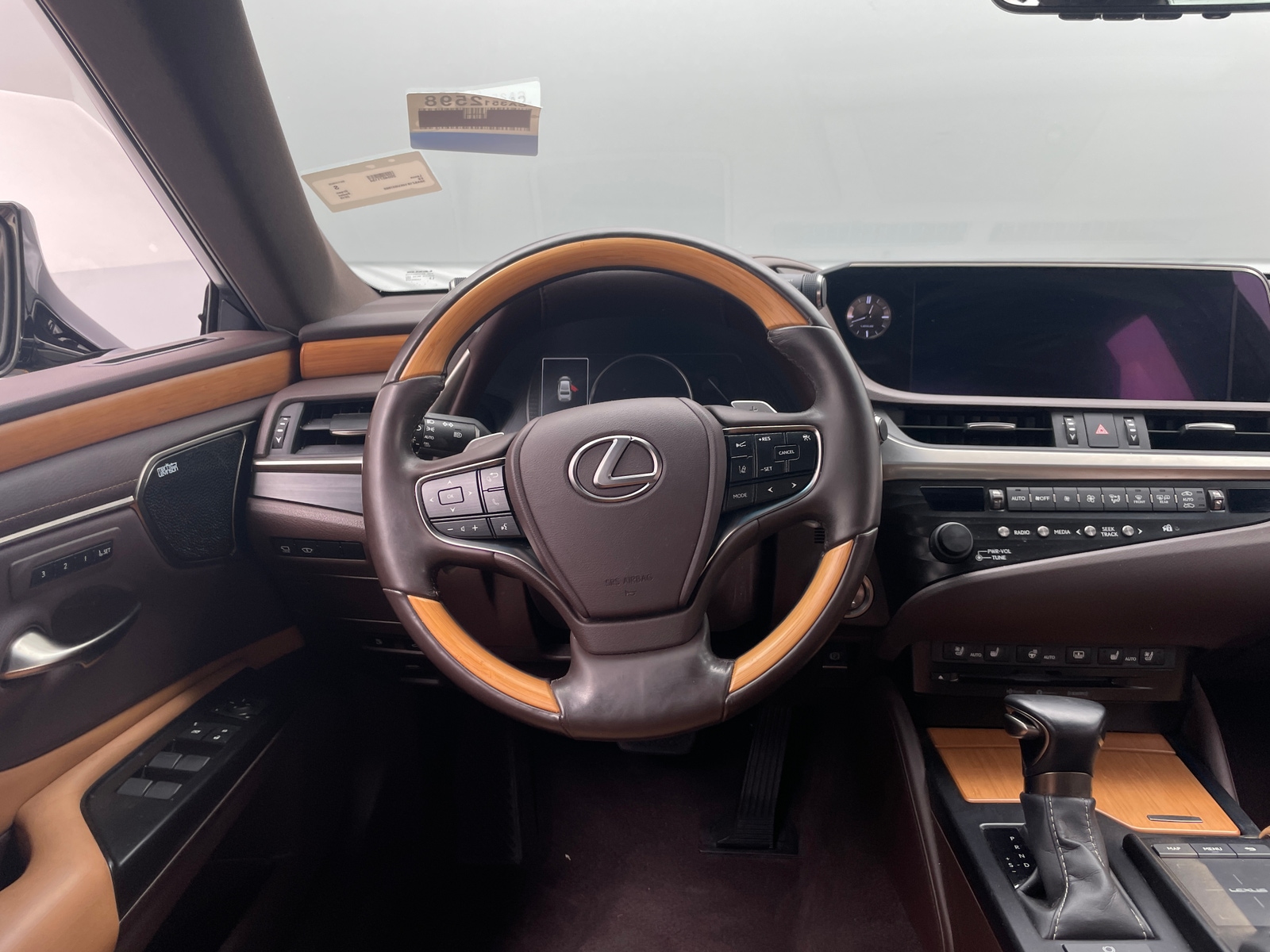 Thumbnail: 2019 Lexus ES - 5