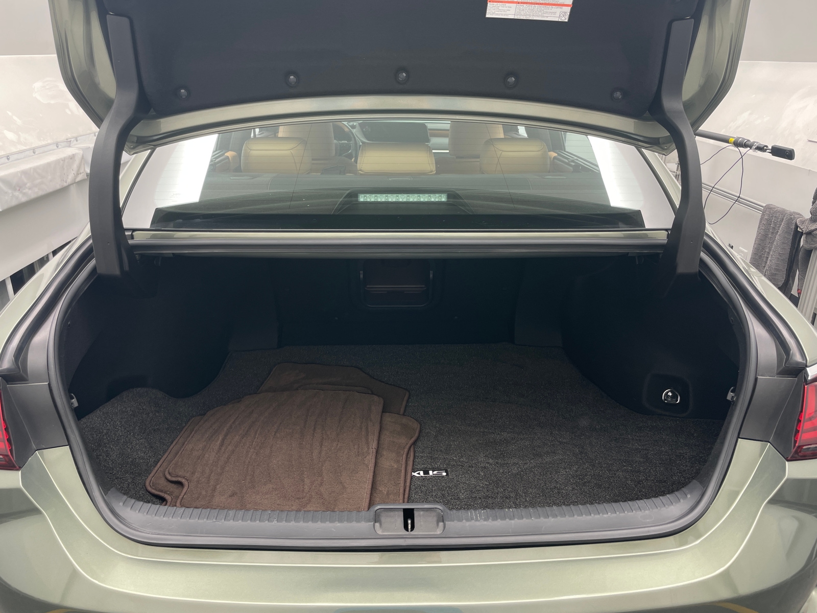 Thumbnail: 2019 Lexus ES - 7