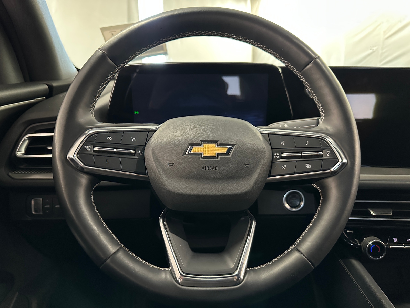 Thumbnail: 2024 Chevrolet Traverse - 5