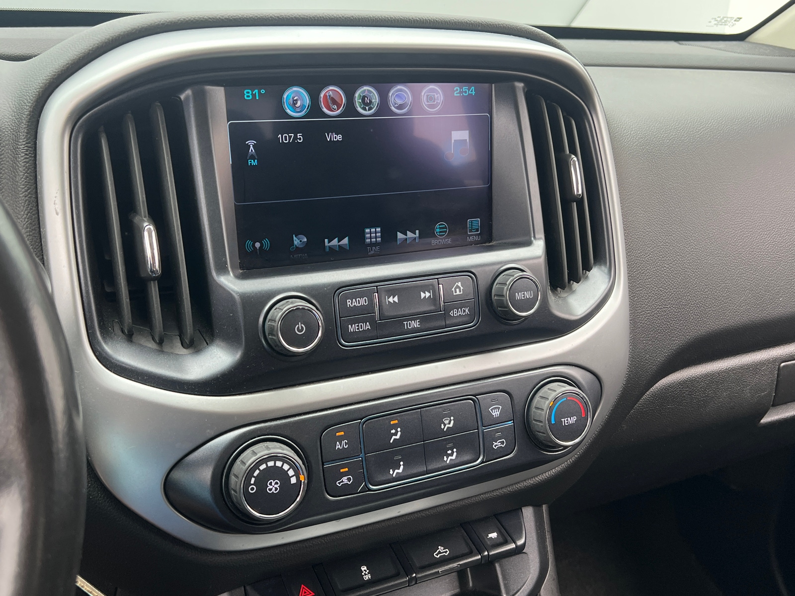 Thumbnail: 2018 Chevrolet Colorado - 4