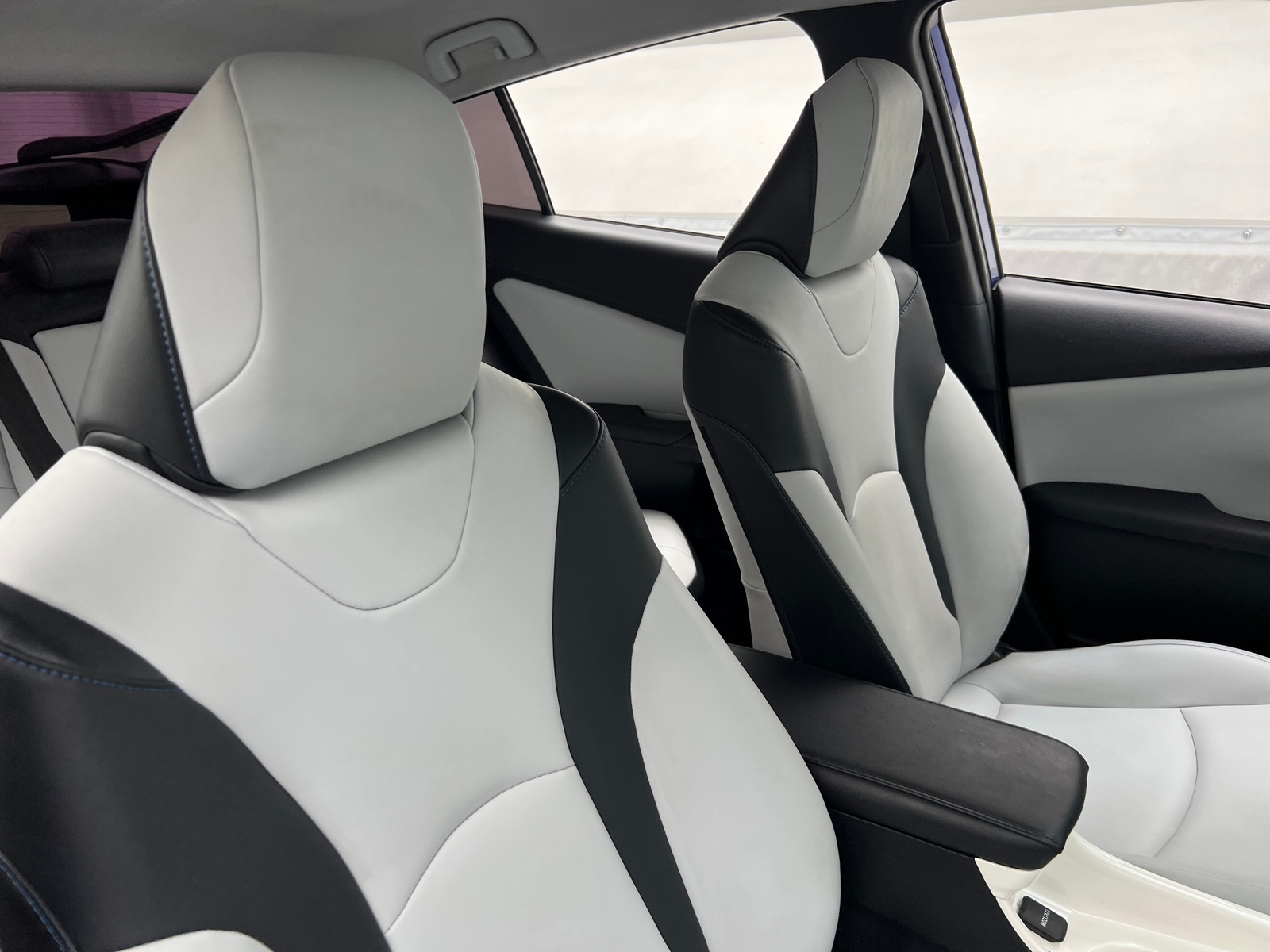 Thumbnail: 2016 Toyota Prius - 2