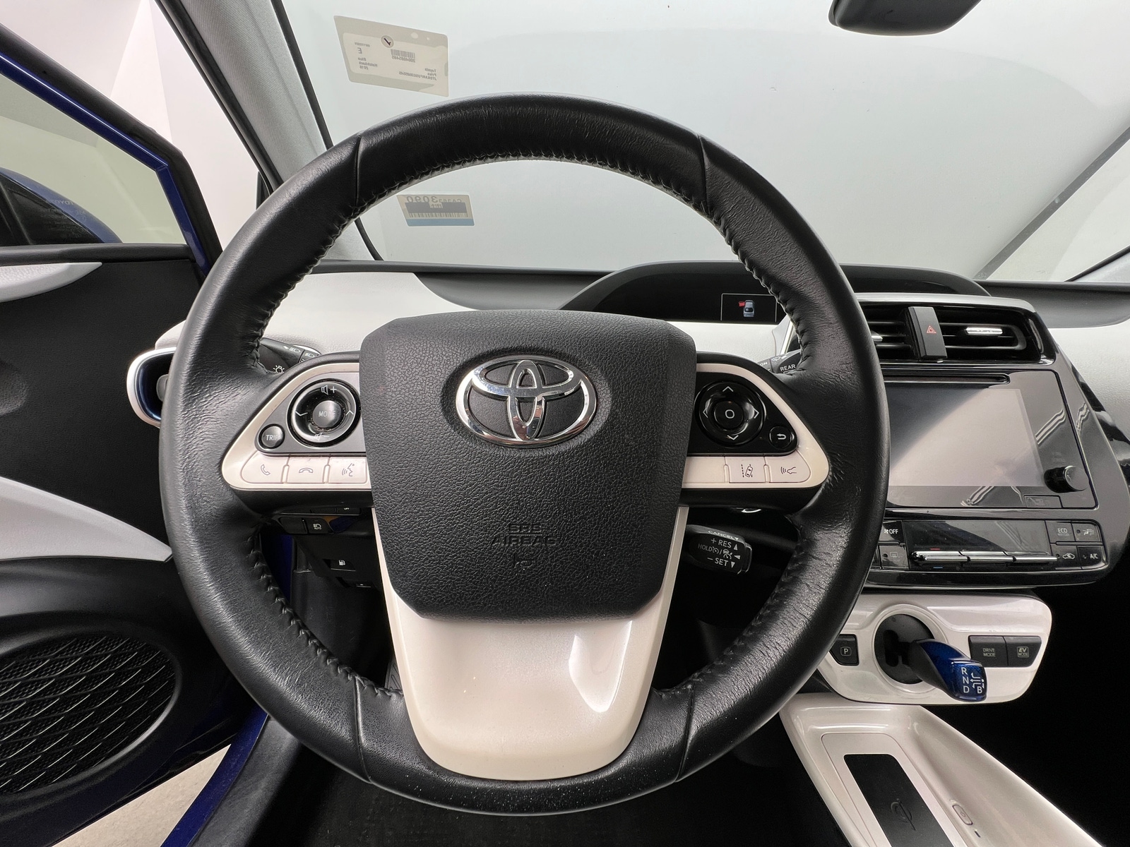 Thumbnail: 2016 Toyota Prius - 5