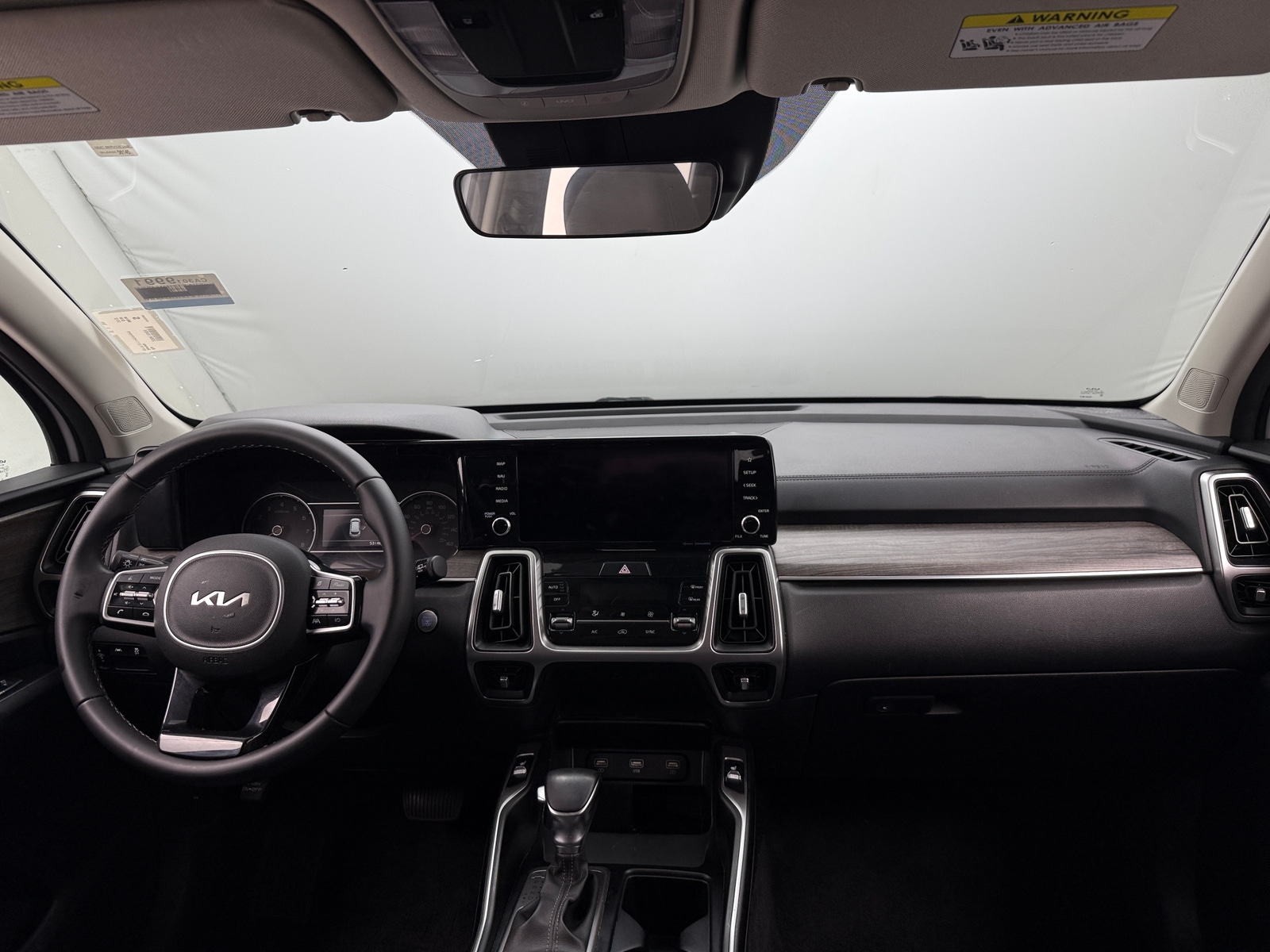 Thumbnail: 2022 Kia Sorento - 3