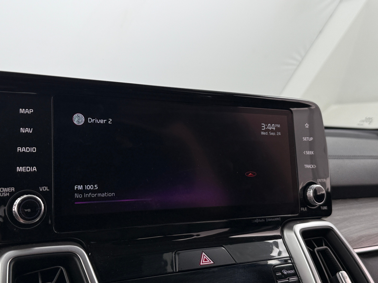 Thumbnail: 2022 Kia Sorento - 4