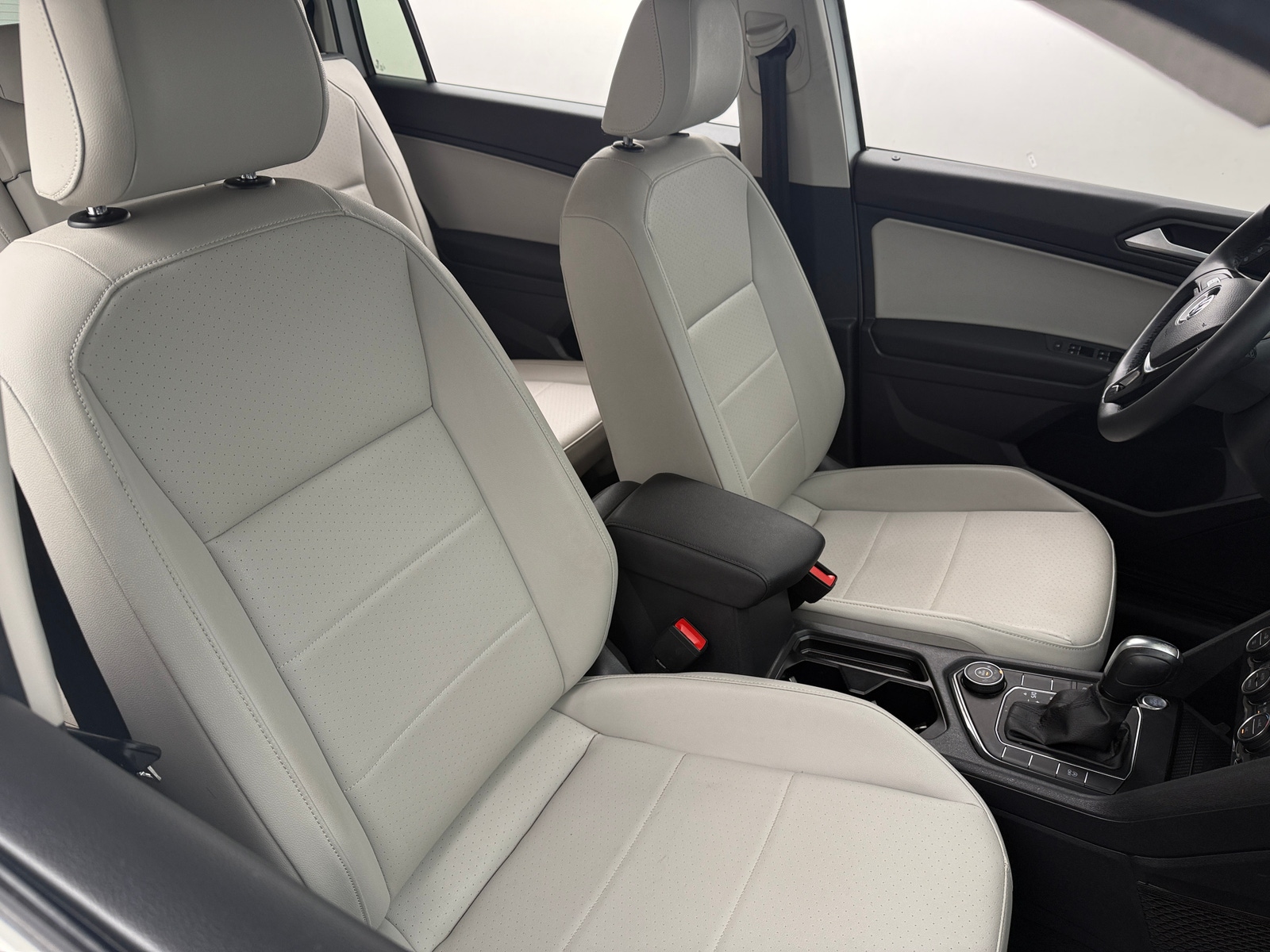 Thumbnail: 2020 Volkswagen Tiguan - 2