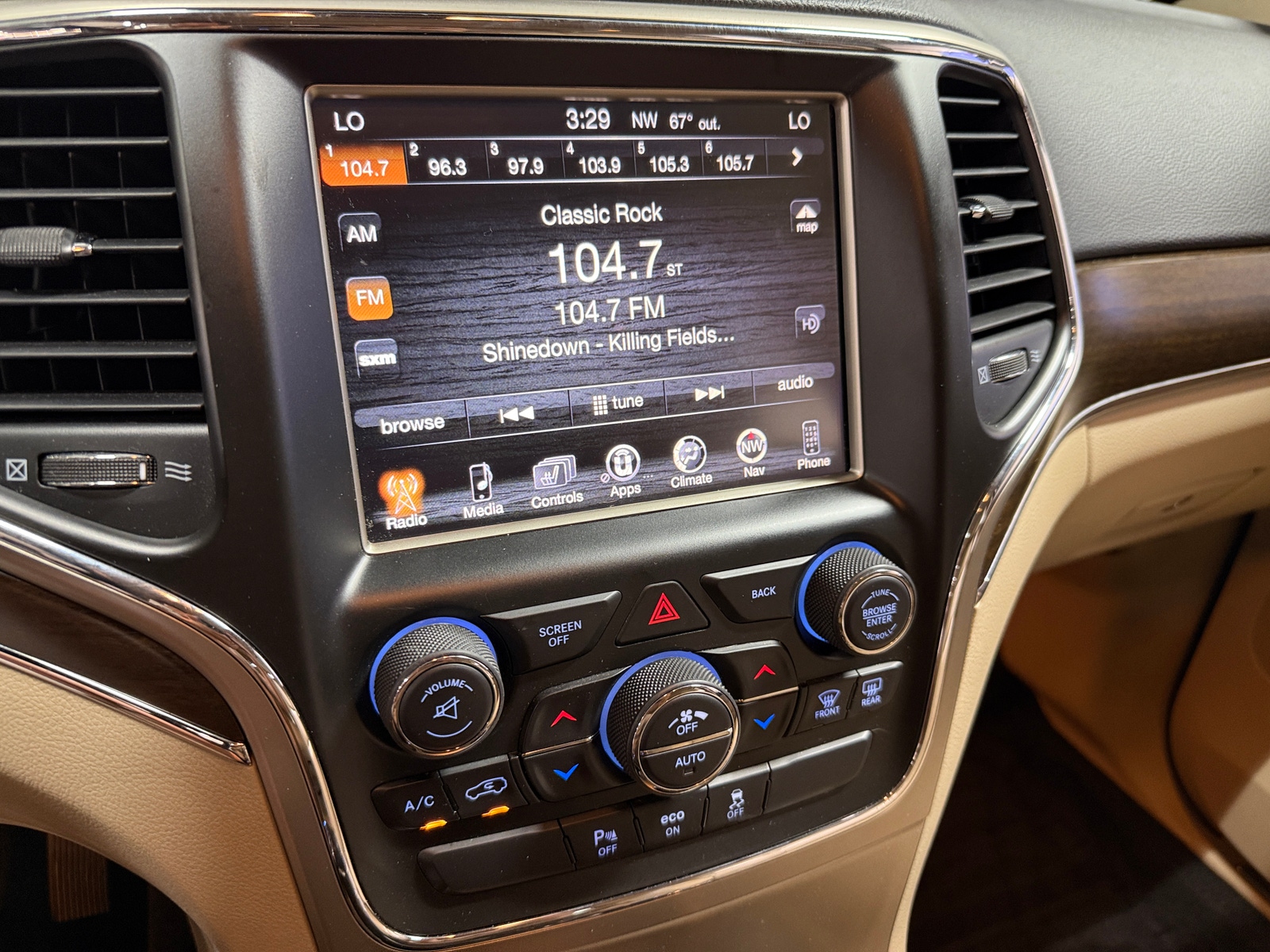 Thumbnail: 2015 Jeep Grand Cherokee - 3