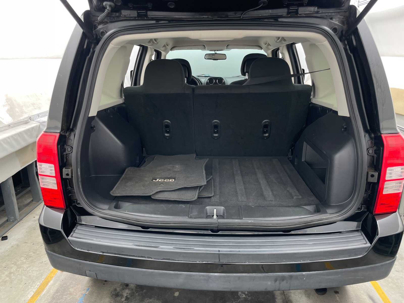 Thumbnail: 2015 Jeep Patriot - 7