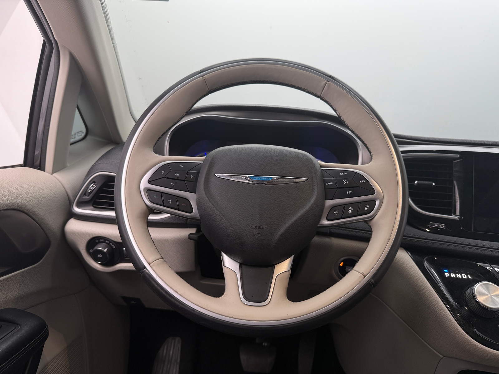Thumbnail: 2018 Chrysler Pacifica - 4