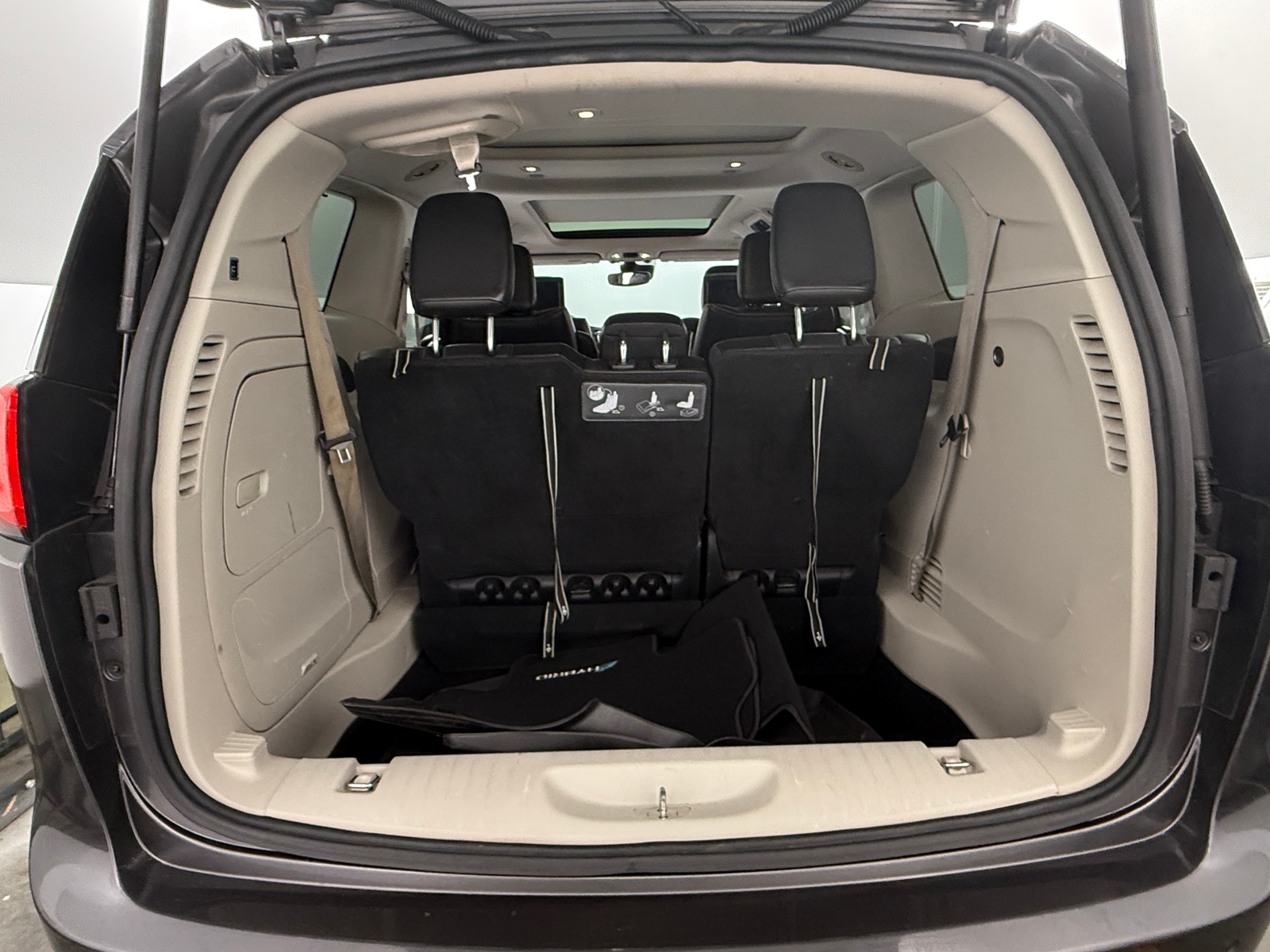 Thumbnail: 2018 Chrysler Pacifica - 6