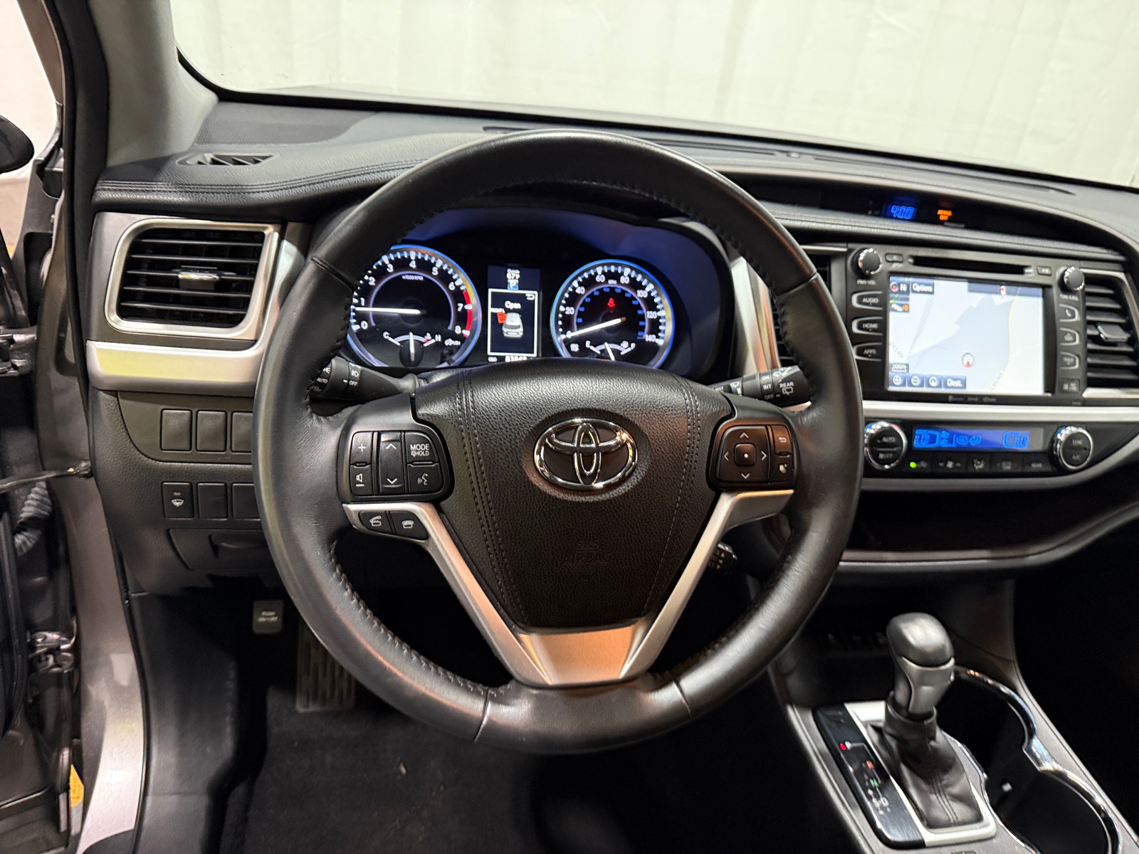 Thumbnail: 2016 Toyota Highlander - 4