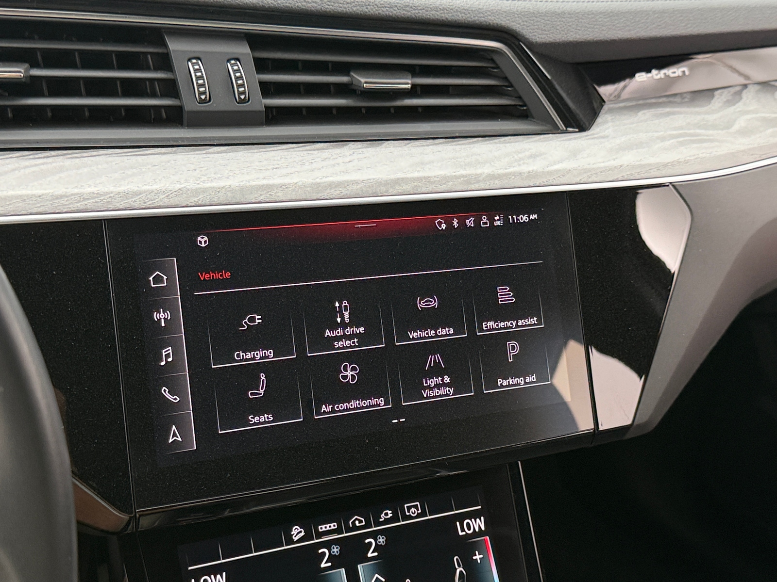 Thumbnail: 2024 Audi Q8 e-tron - 3