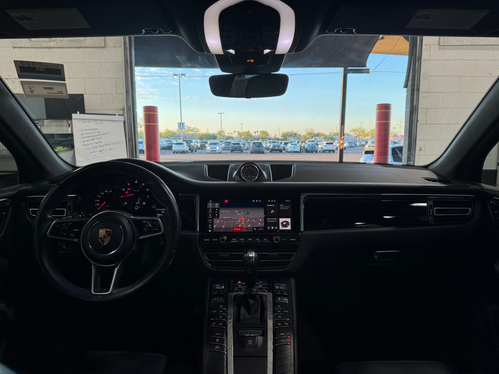 Thumbnail: 2020 Porsche Macan - 2