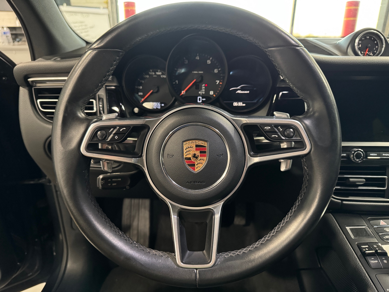 Thumbnail: 2020 Porsche Macan - 4