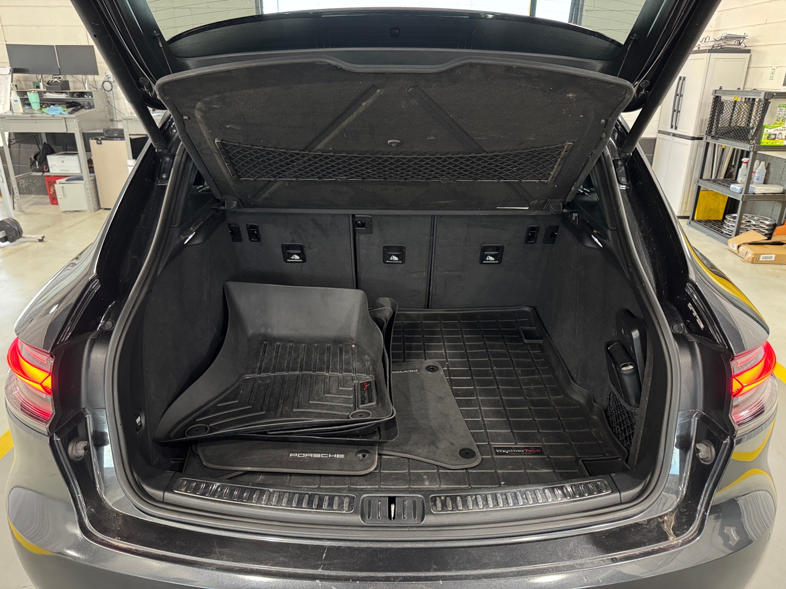 Thumbnail: 2020 Porsche Macan - 6