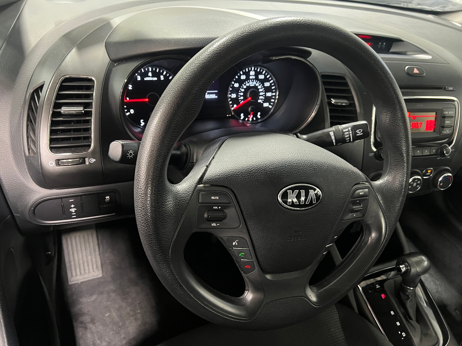 Thumbnail: 2017 Kia Forte - 5