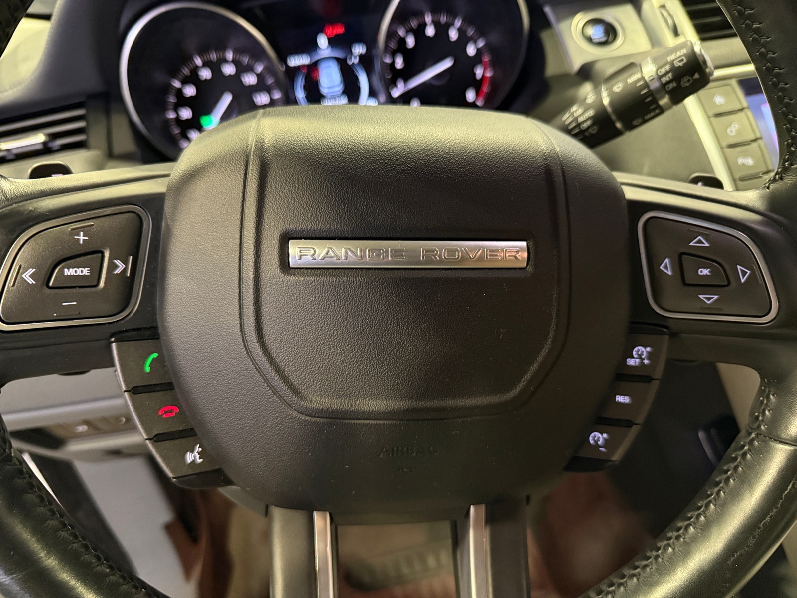 Thumbnail: 2017 Land Rover Range Rover Evoque - 4