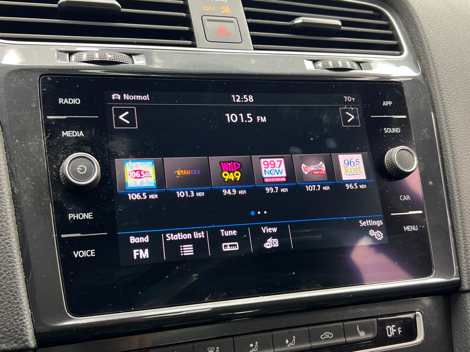 Thumbnail: 2019 Volkswagen e-Golf - 4