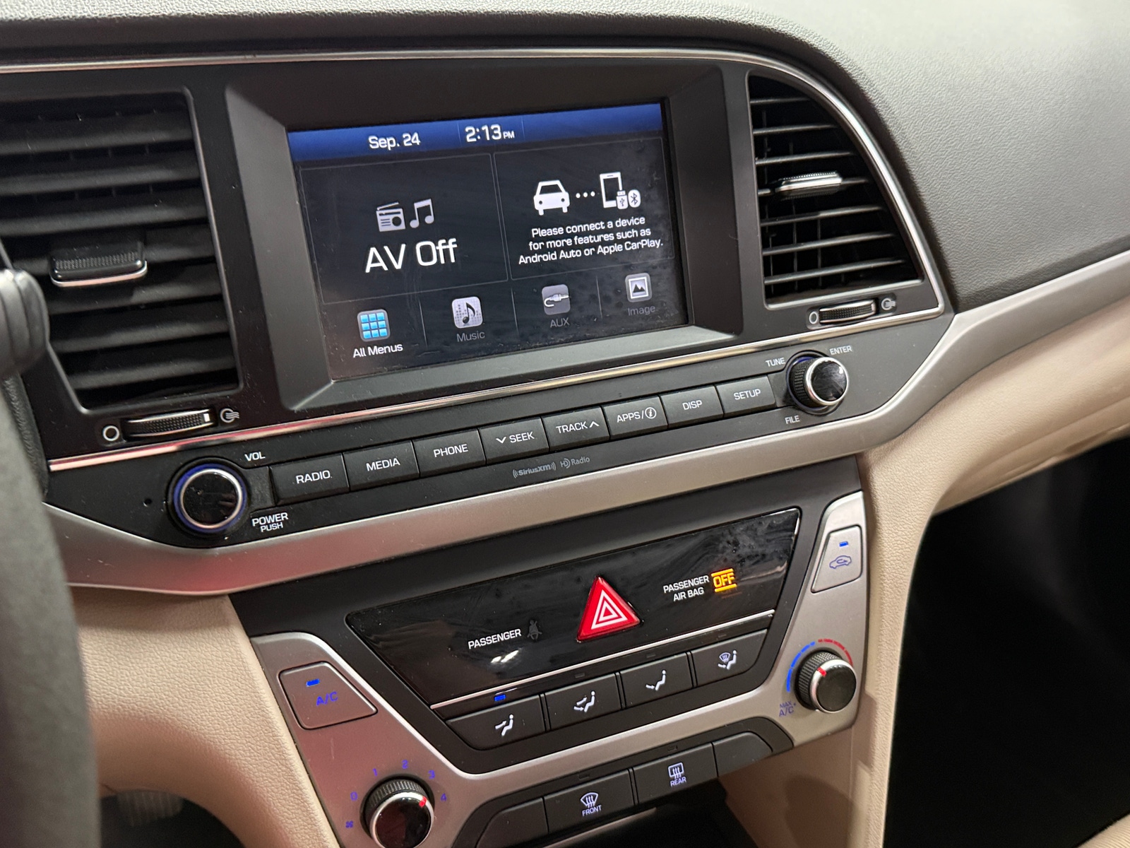 Thumbnail: 2018 Hyundai Elantra - 4