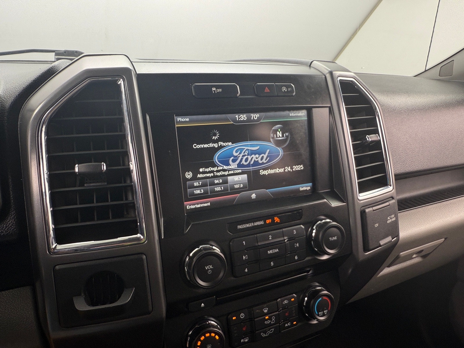 Thumbnail: 2015 Ford Econoline - 4