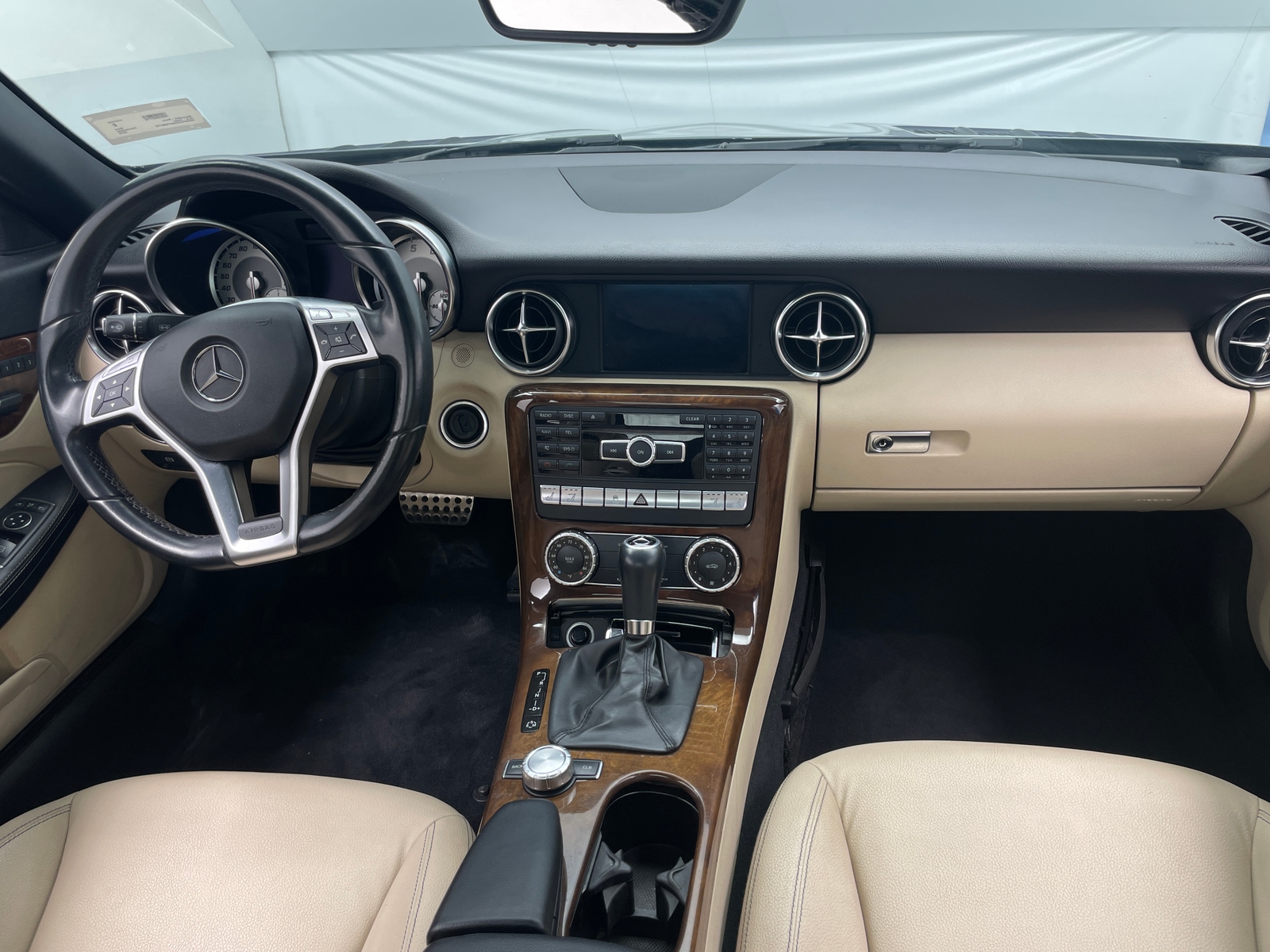 Thumbnail: 2015 Mercedes-Benz SLK - 3